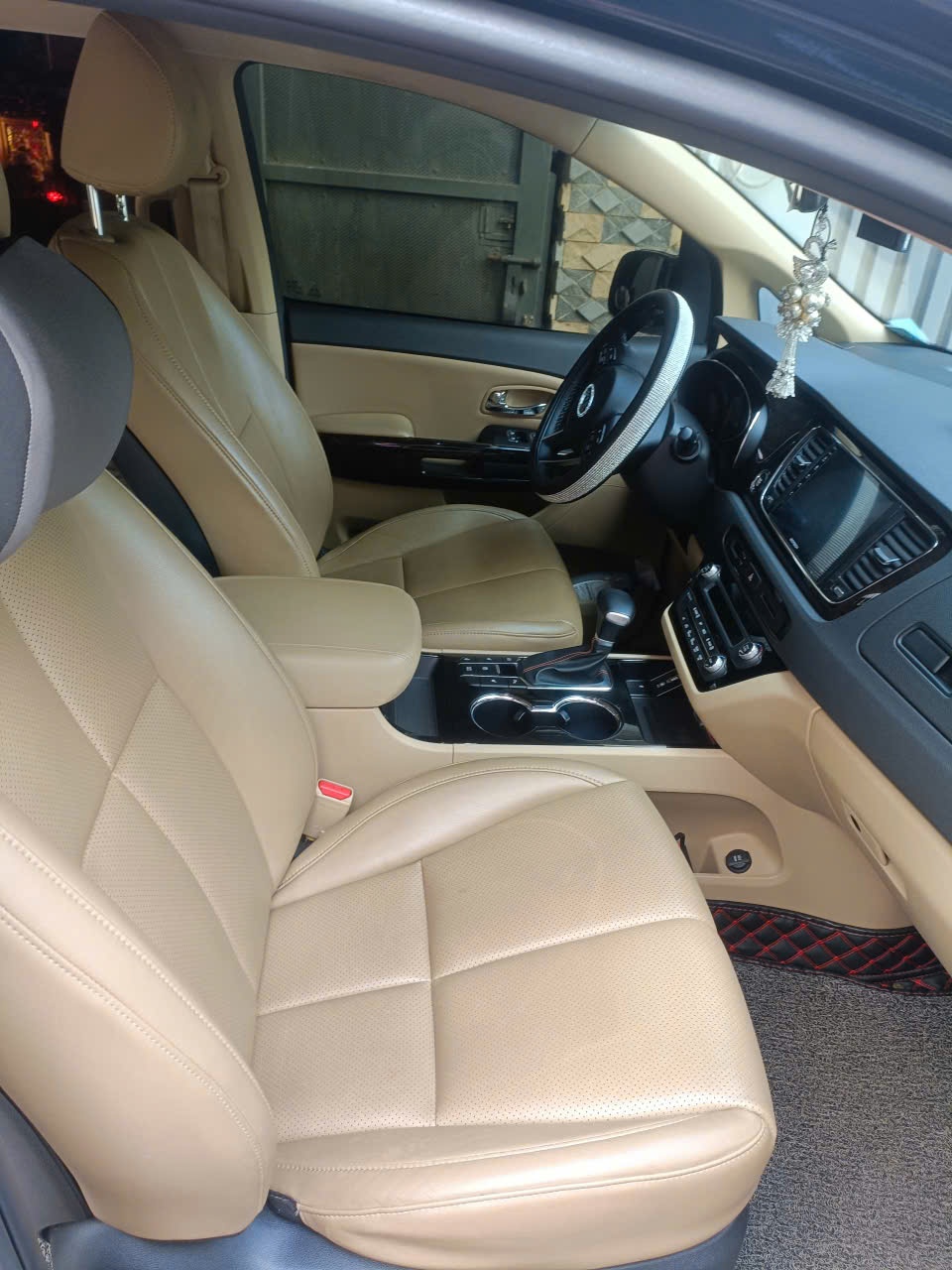 Kia Sedona 2.2 DAT Luxury 2021 - Nội thất 7