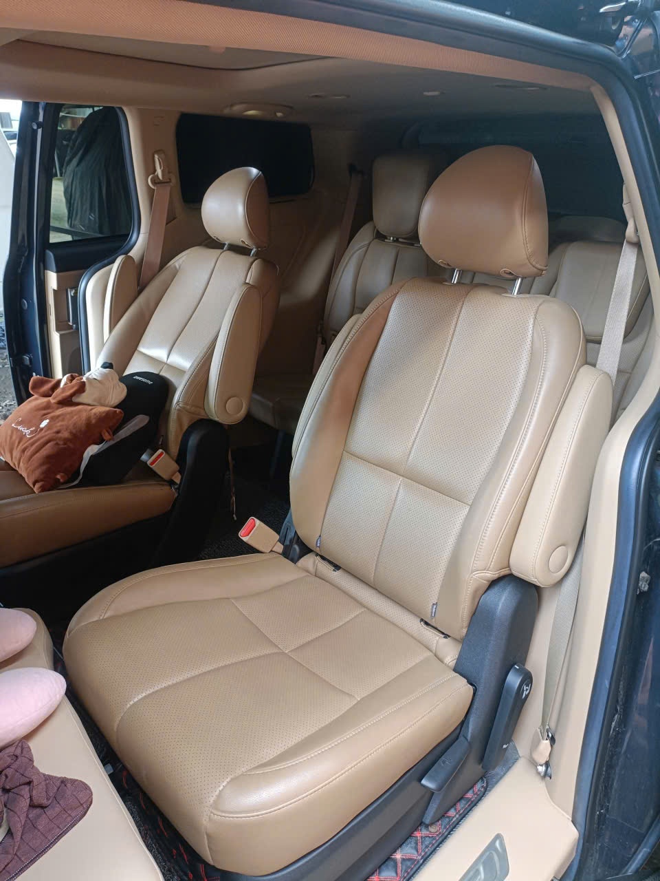 Kia Sedona 2.2 DAT Luxury 2021 - Nội thất 9