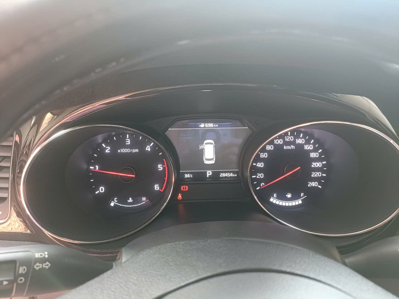 Kia Sedona 2.2 DAT Luxury 2021 - Nội thất 10