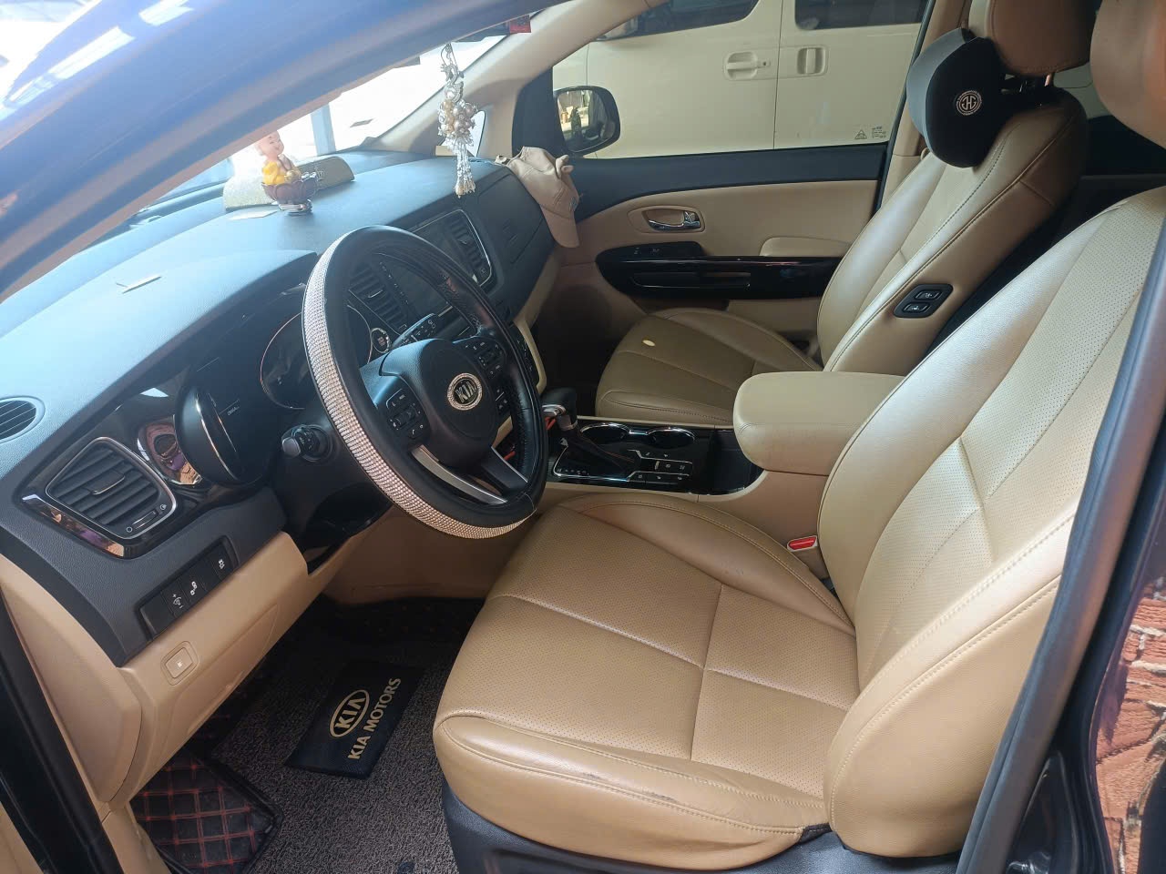 Kia Sedona 2.2 DAT Luxury 2021 - Nội thất 12