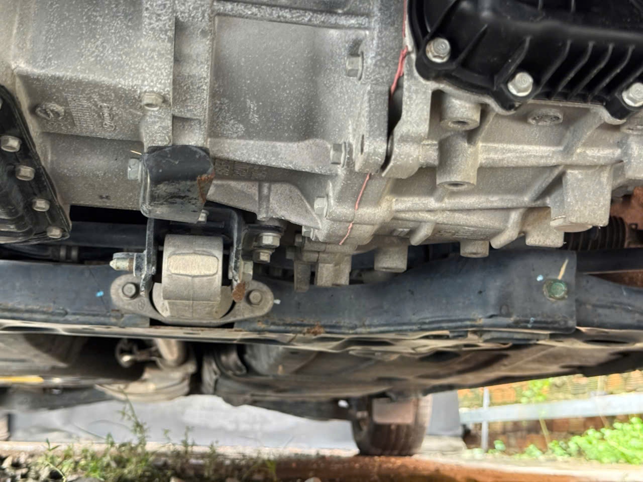 Kia Sedona 2.2 DAT Luxury 2021 - Gầm & khung xe 3