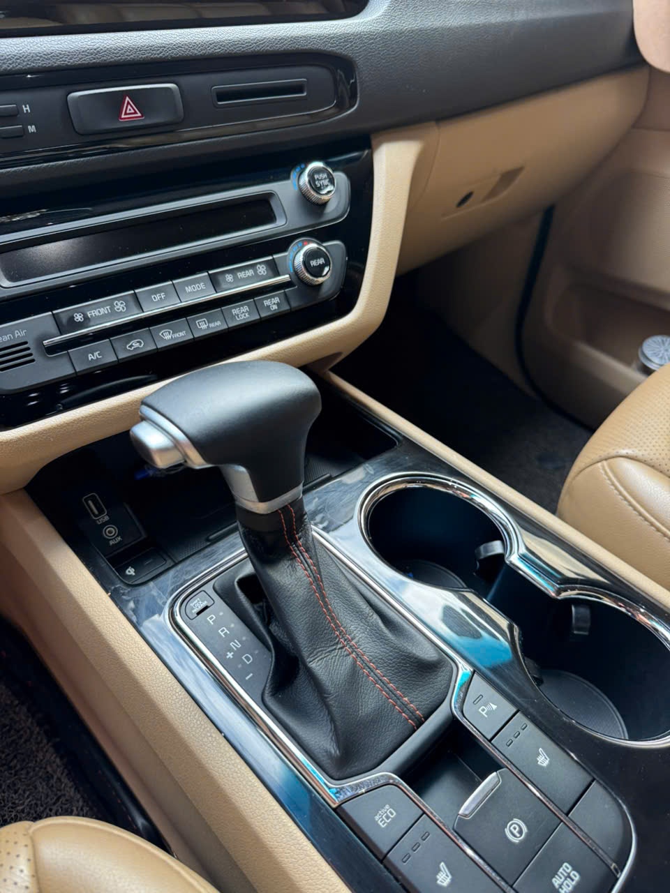Kia Sedona 2.2 DAT Luxury 2021 - Nội thất 13