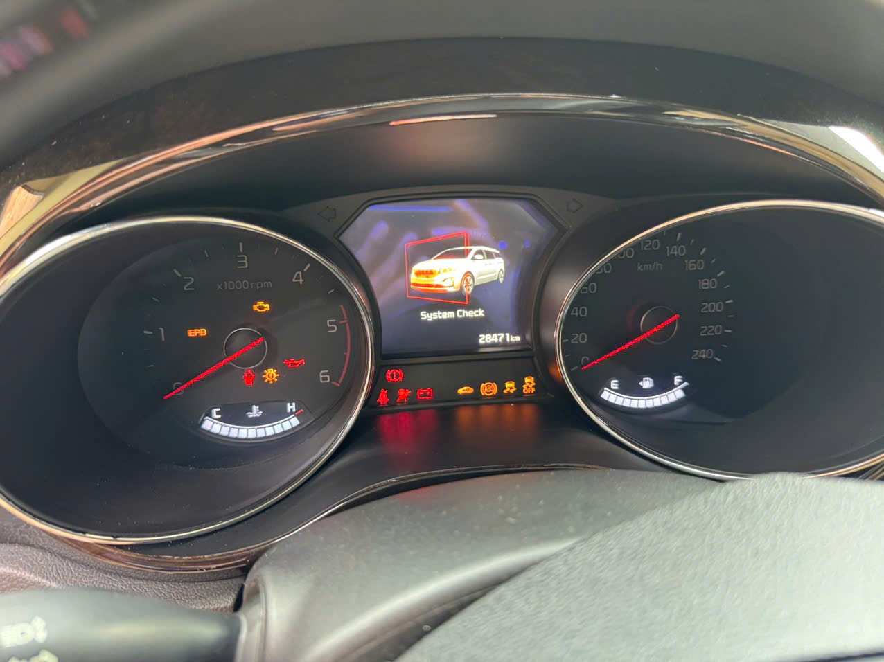 Kia Sedona 2.2 DAT Luxury 2021 - Nội thất 14