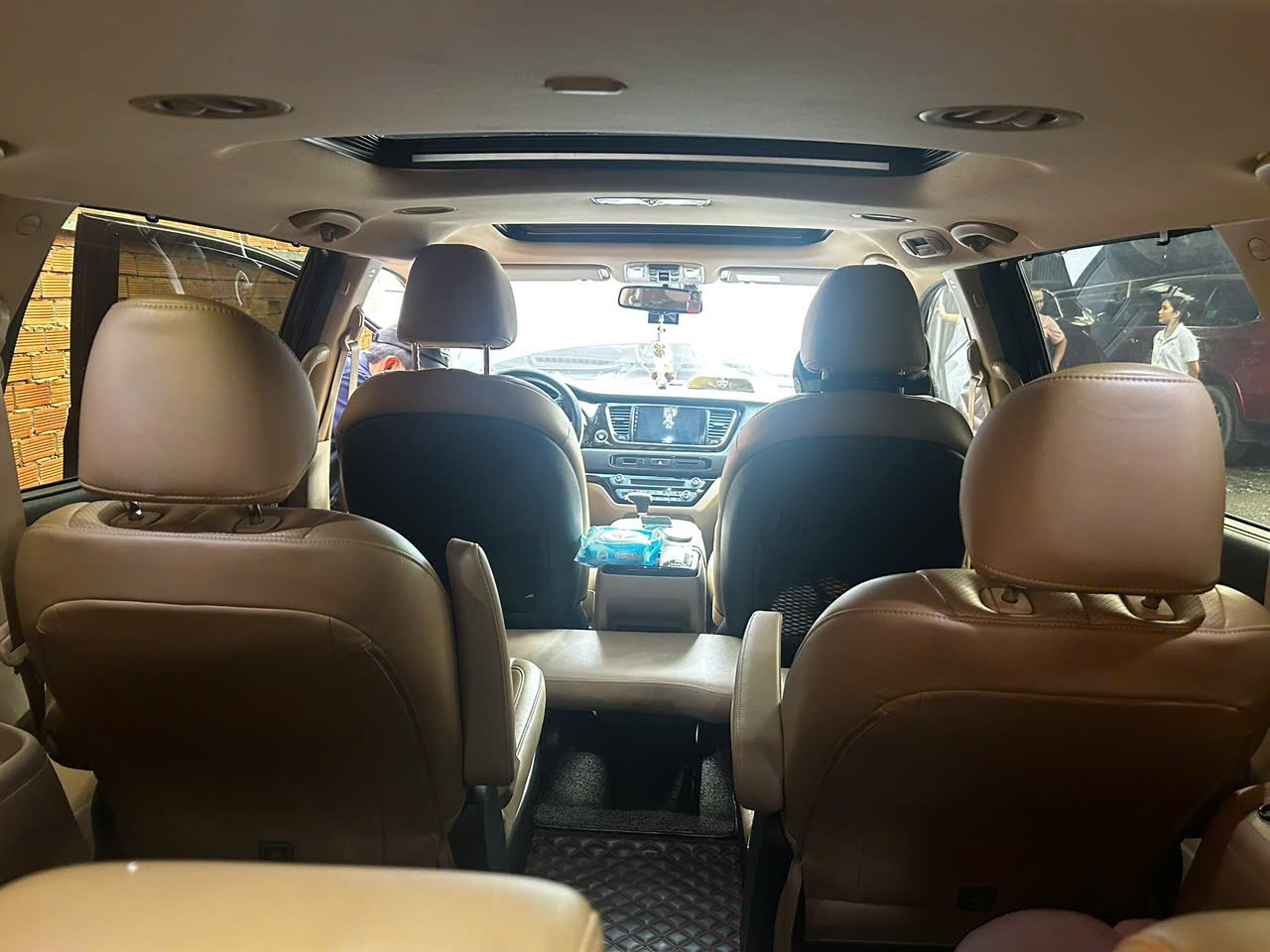 Kia Sedona 2.2 DAT Luxury 2021 - Nội thất 27