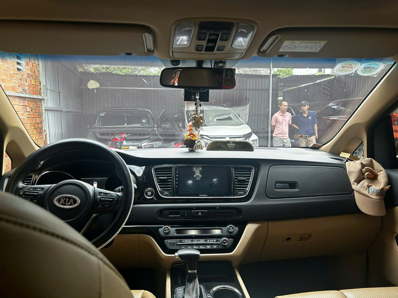 Kia Sedona 2.2 DAT Luxury 2021 - Nội thất 29