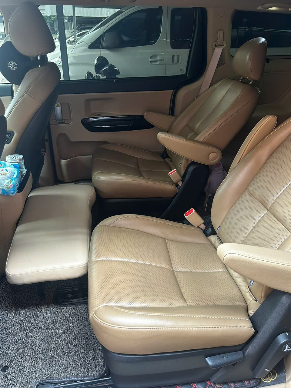 Kia Sedona 2.2 DAT Luxury 2021 - Nội thất 32