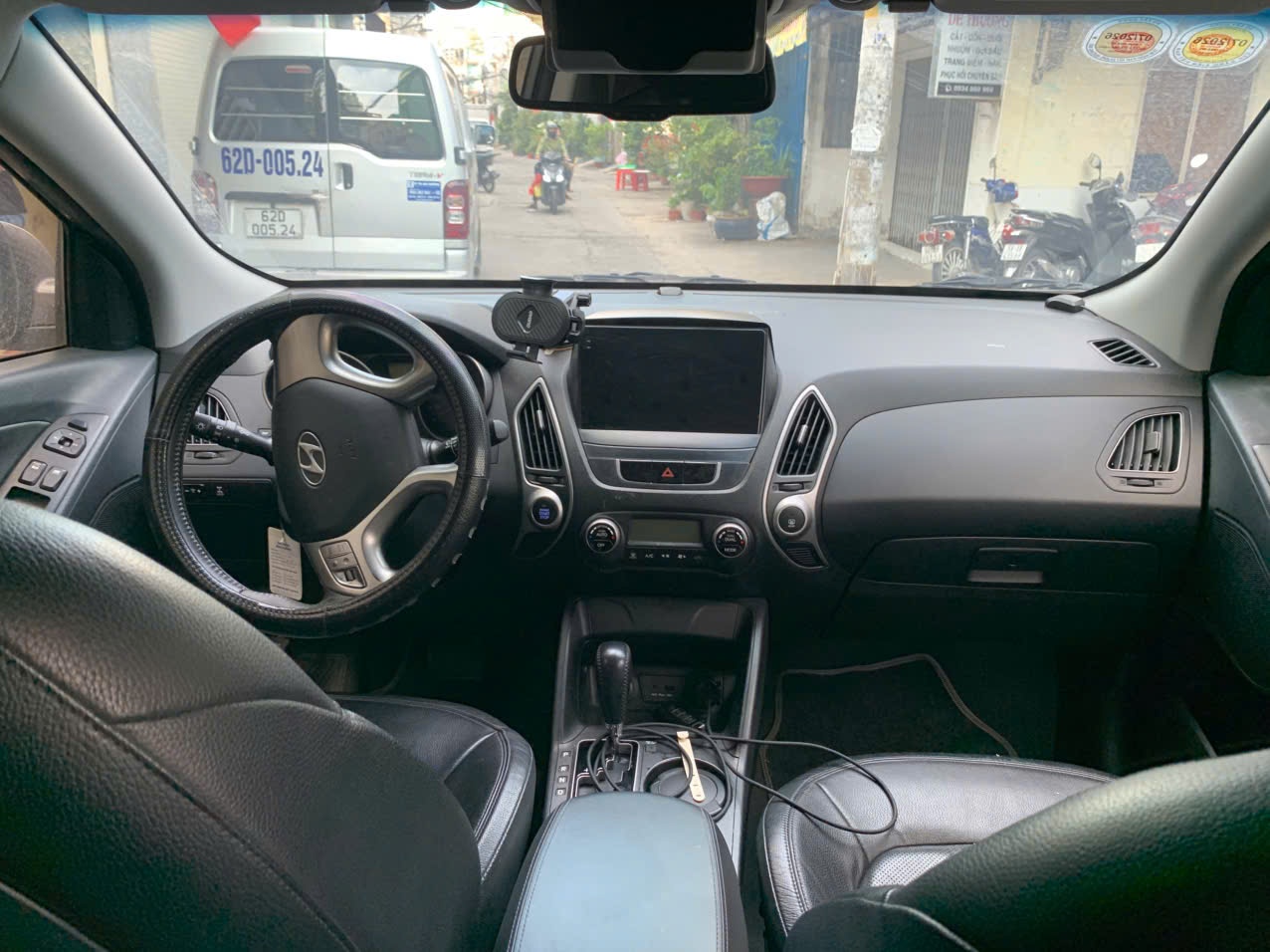 Hyundai Tucson 2.0 AT 4WD 2011 - Nội thất 6