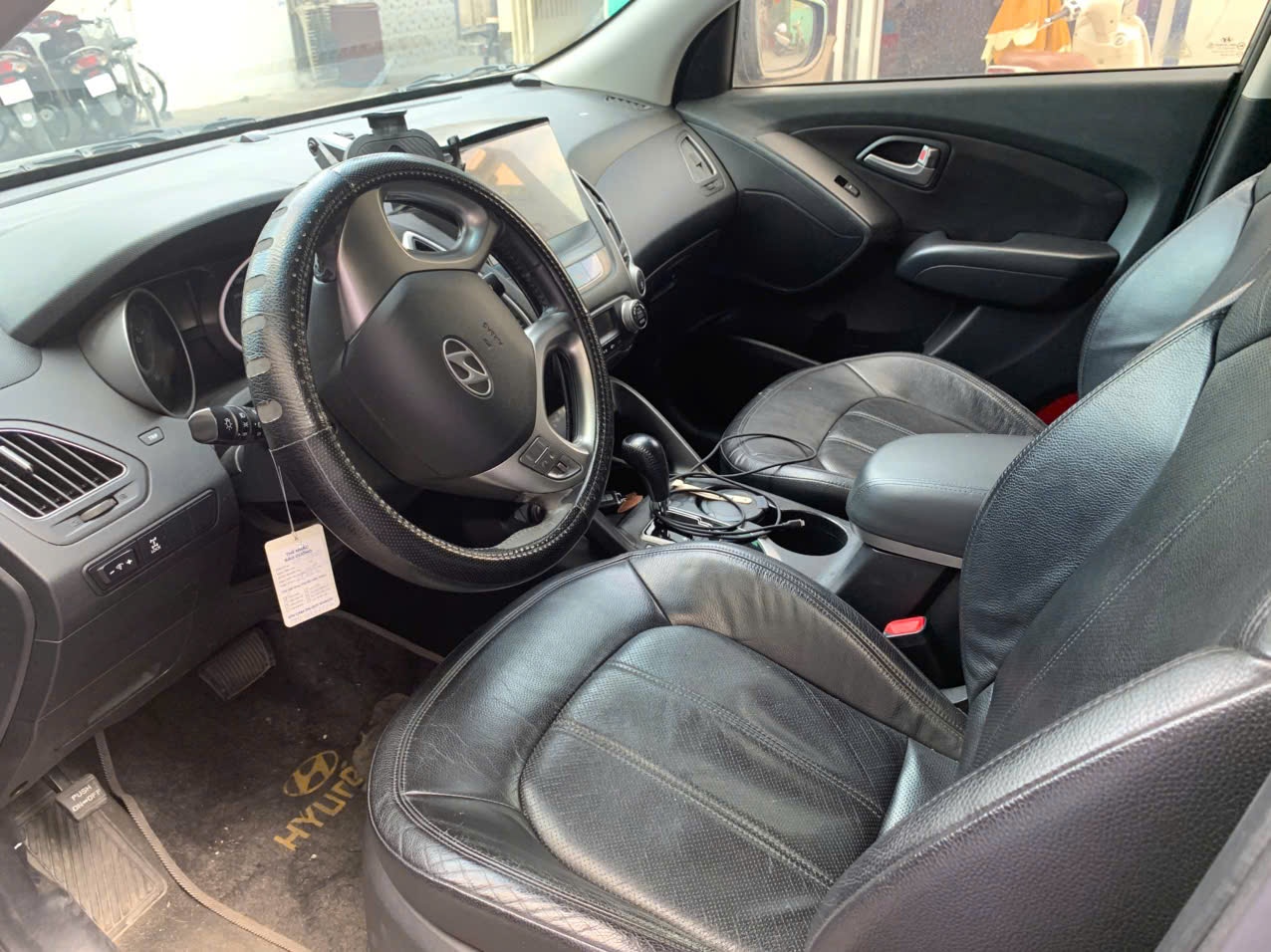 Hyundai Tucson 2.0 AT 4WD 2011 - Nội thất 11