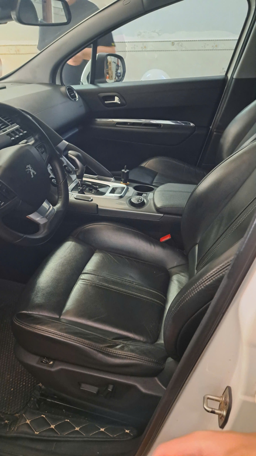 Peugeot 3008  2017 - Nội thất 4