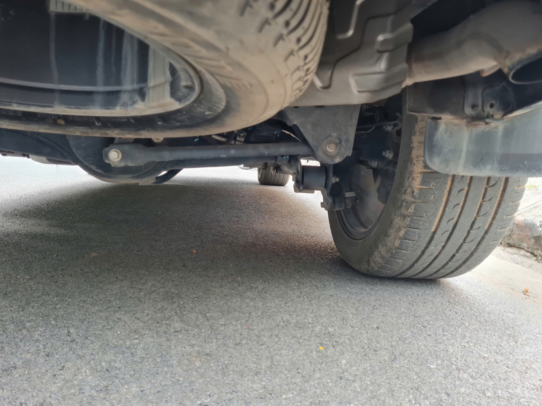 Ford Everest Titanium 2.0L 4x2 AT 2021 - Gầm & khung xe 1