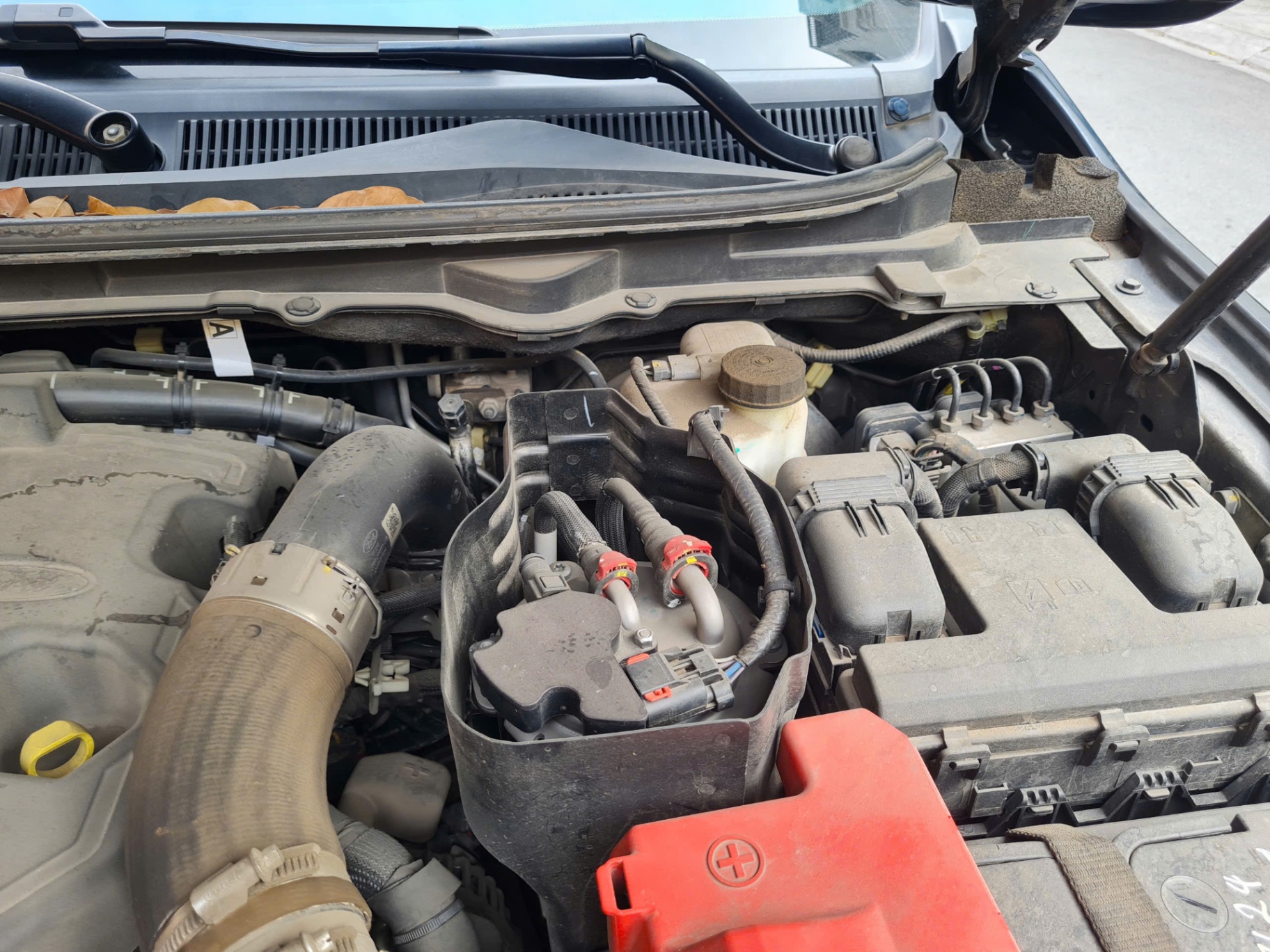 Ford Everest Titanium 2.0L 4x2 AT 2021 - Khoang động cơ 6