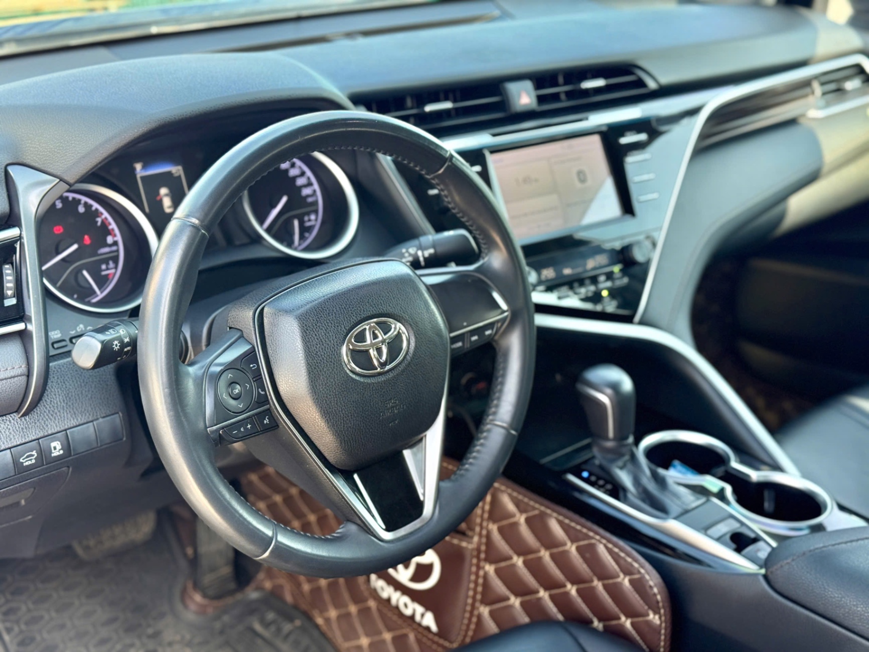 Toyota Camry 2.0G 2019 - Ngoại thất 1