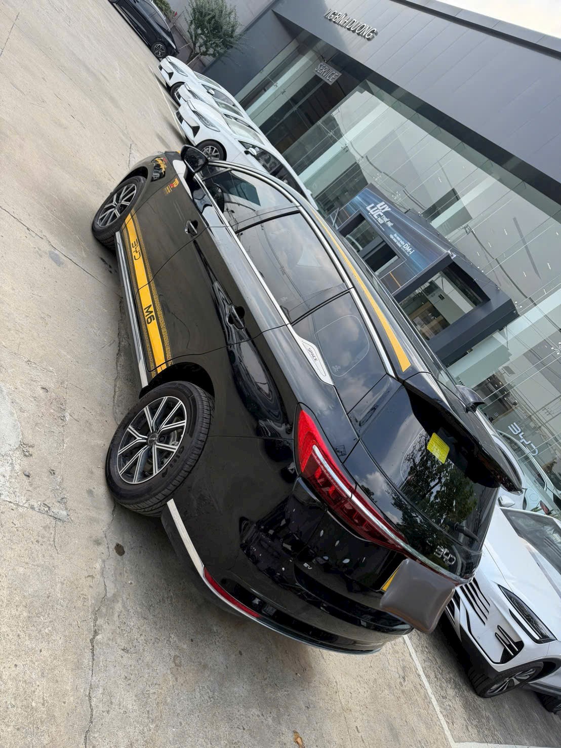 BYD M6 2025 - Ngoại thất 1