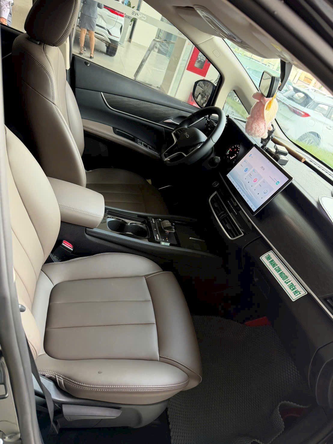 BYD M6 2025 - Ngoại thất 4