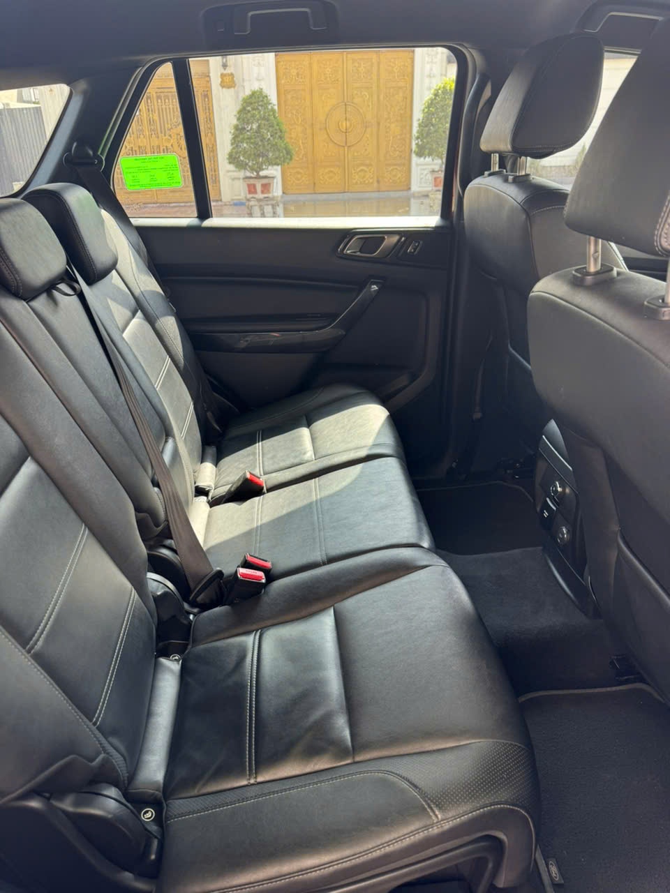 Ford Everest Titanium 2.0L 4x2 AT 2020 - Nội thất 2