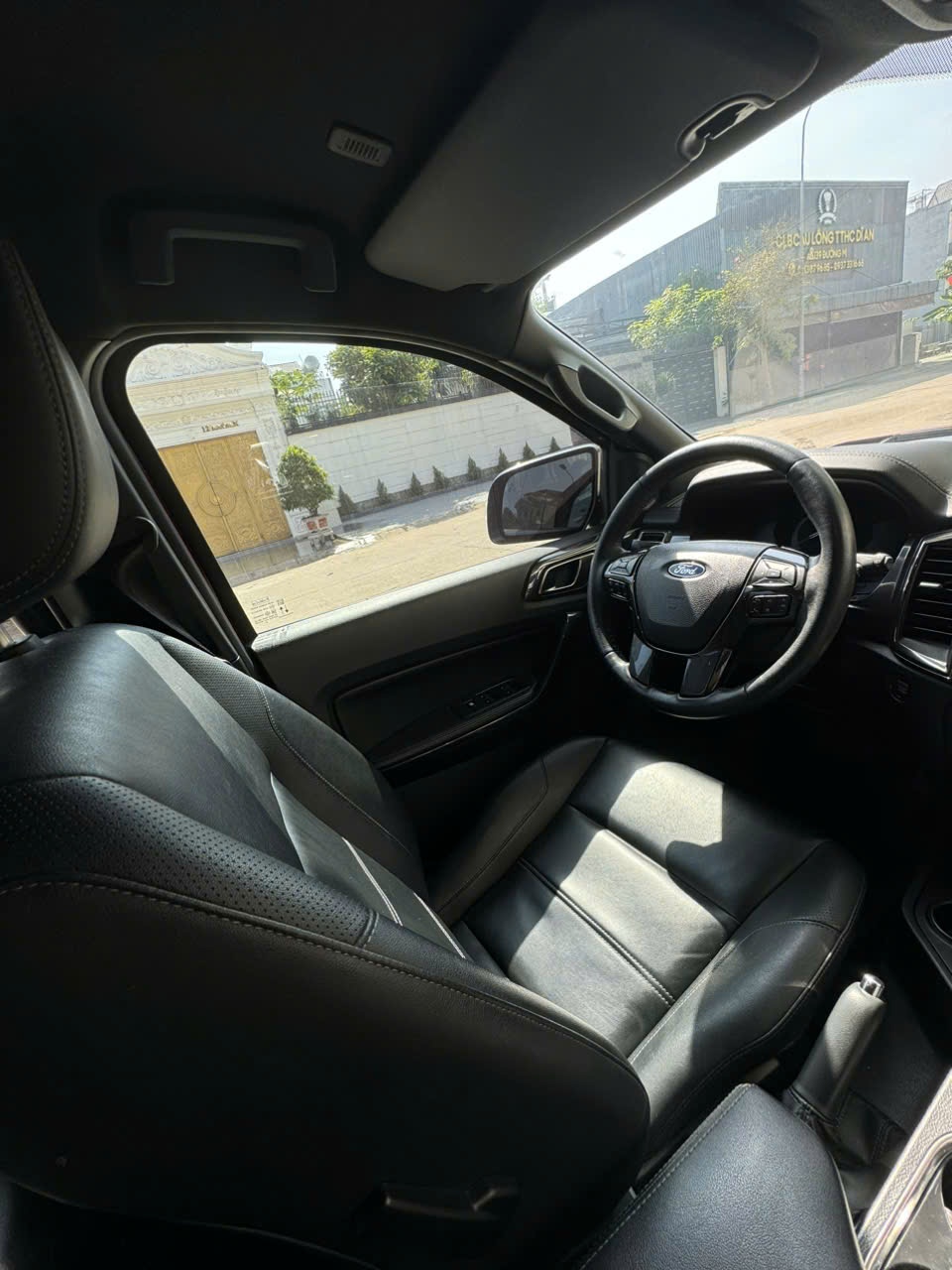 Ford Everest Titanium 2.0L 4x2 AT 2020 - Nội thất 6