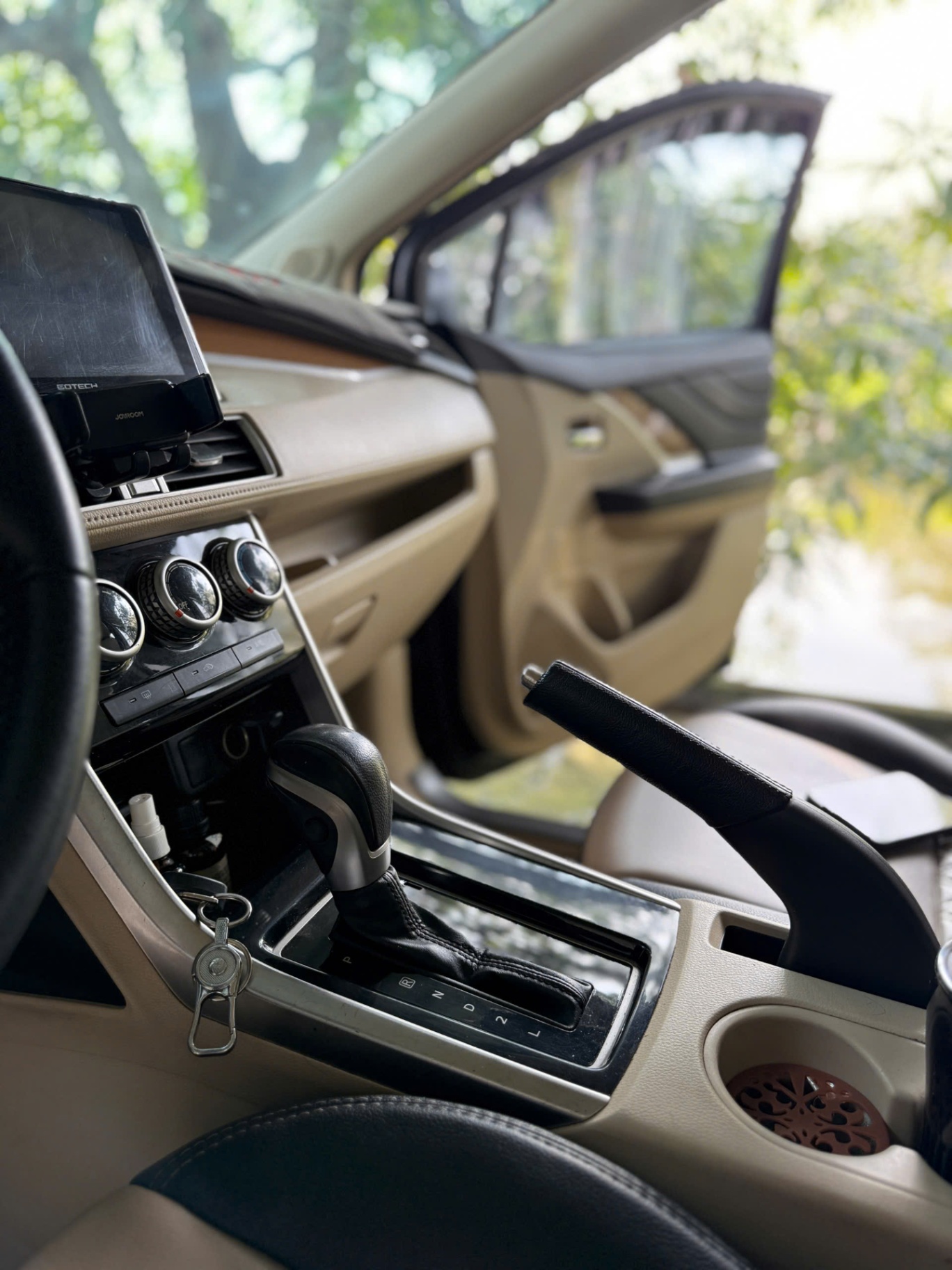 Mitsubishi Xpander 1.5 AT 2019 - Nội thất 7