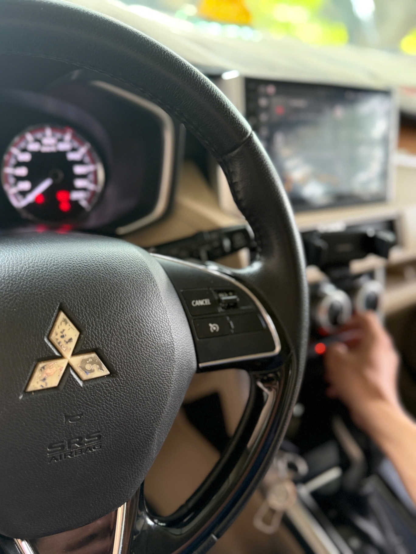 Mitsubishi Xpander 1.5 AT 2019 - Nội thất 12