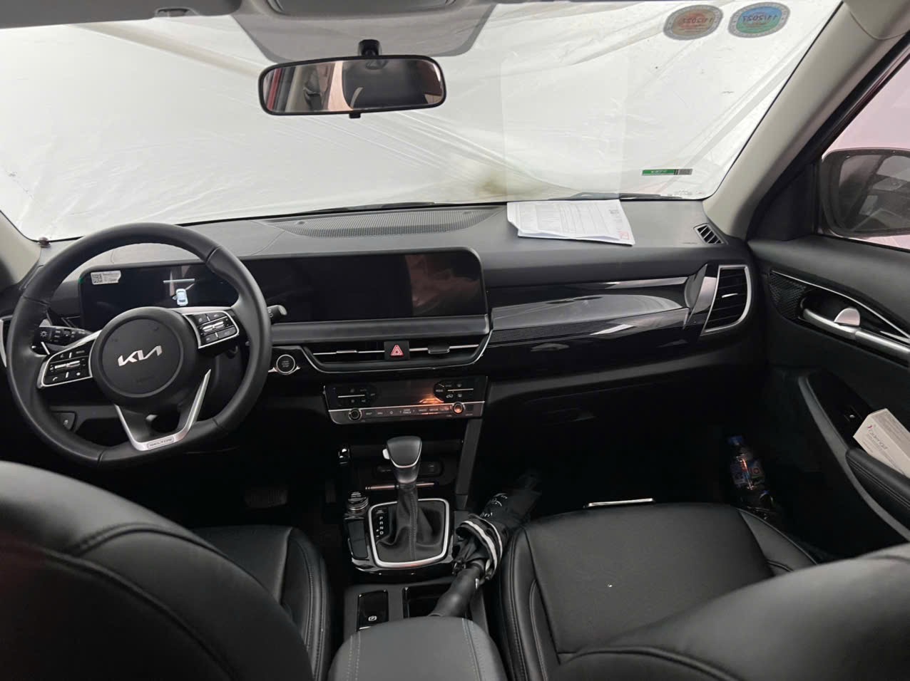 Kia Seltos Luxury 1.5 AT 2024 - Nội thất 3