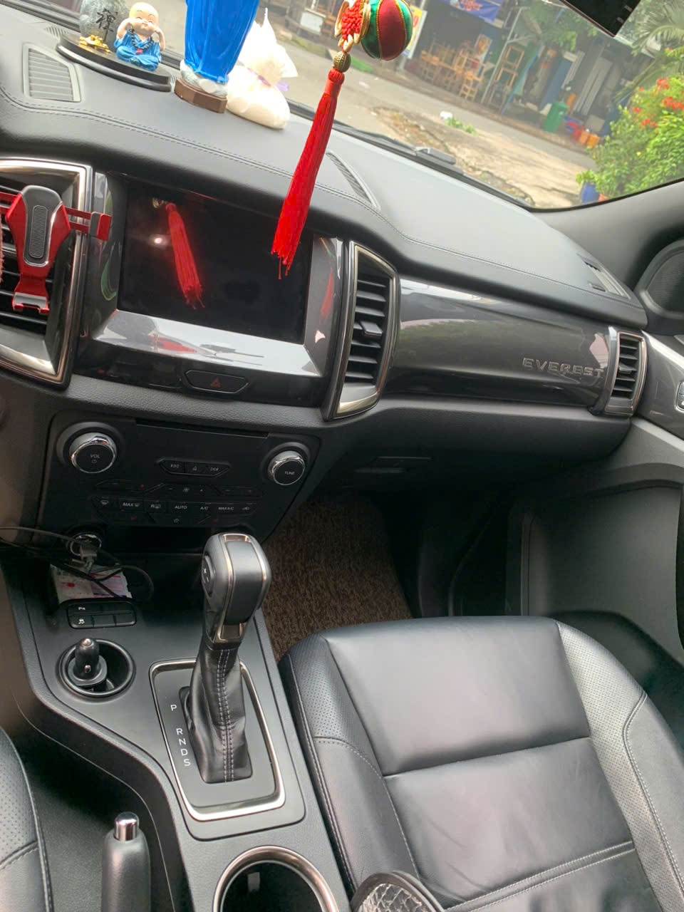 Ford Everest 2021 Titanium 2.0L 4x2 AT - Nội thất 1
