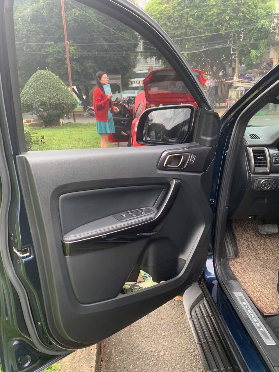 Ford Everest 2021 Titanium 2.0L 4x2 AT - Nội thất 3