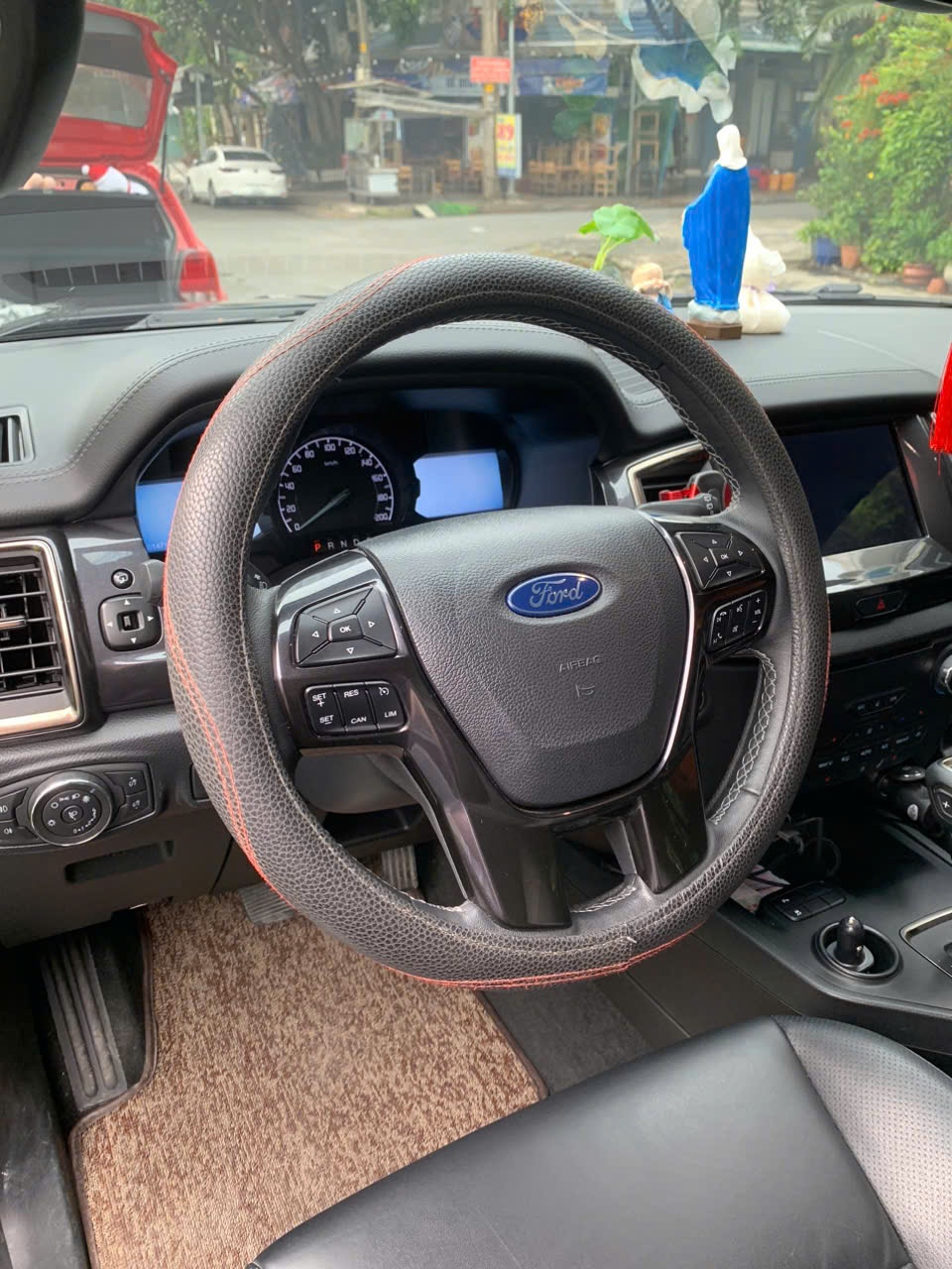 Ford Everest 2021 Titanium 2.0L 4x2 AT - Nội thất 9