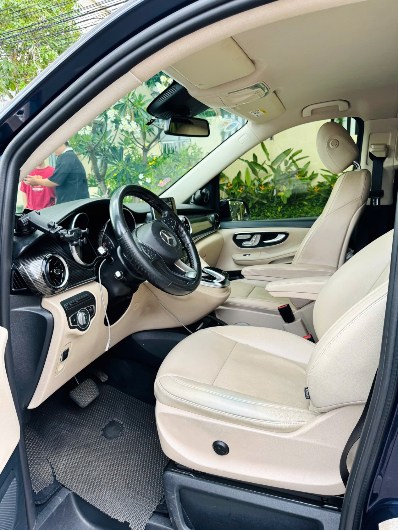 Mercedes Benz V class V250 Luxury 2020 - Nội thất 2