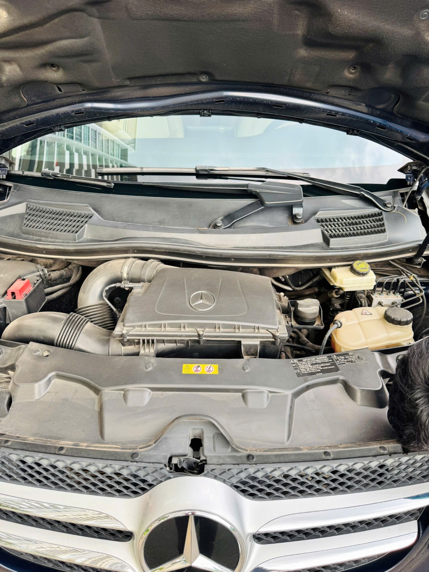 Mercedes Benz V class V250 Luxury 2020 - Khoang động cơ 1