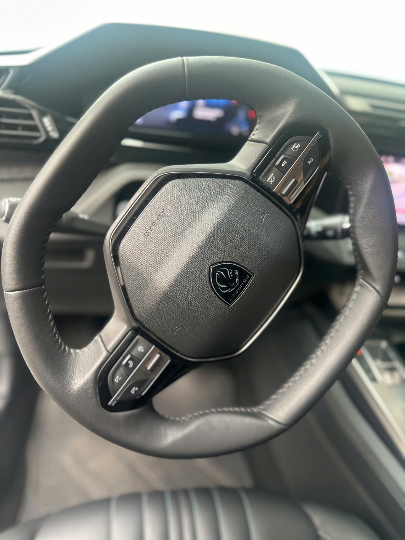 Peugeot 408 Allure 1.6 AT 2025 - Nội thất 4