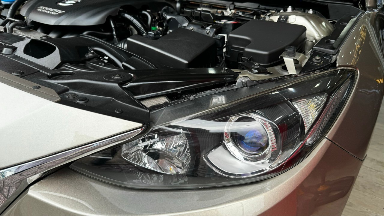 Mazda 3 1.5 AT 2016 - Khoang động cơ 1
