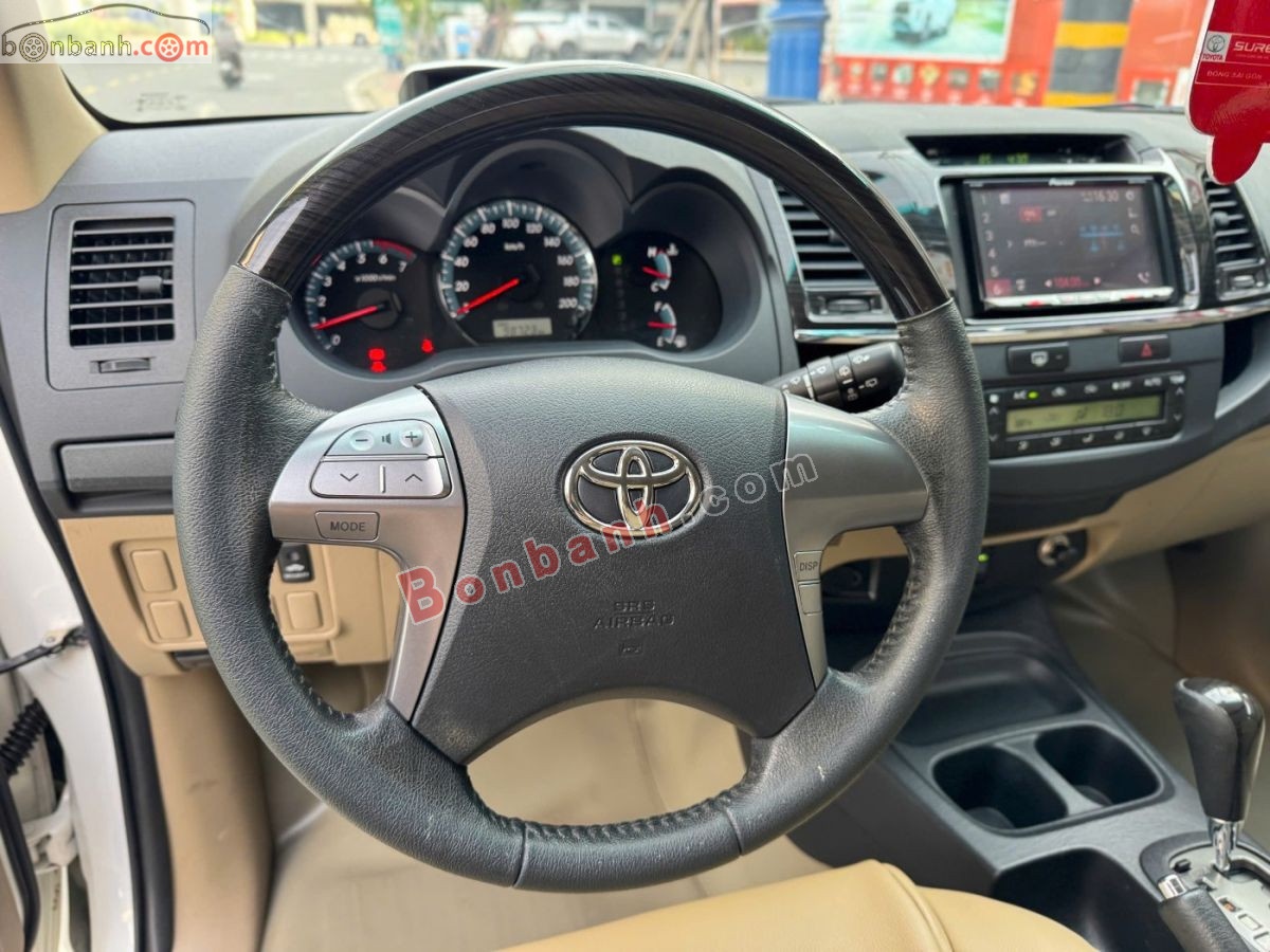 Toyota Fortuner 2.7V 4X2 AT 2016 - Nội thất 1