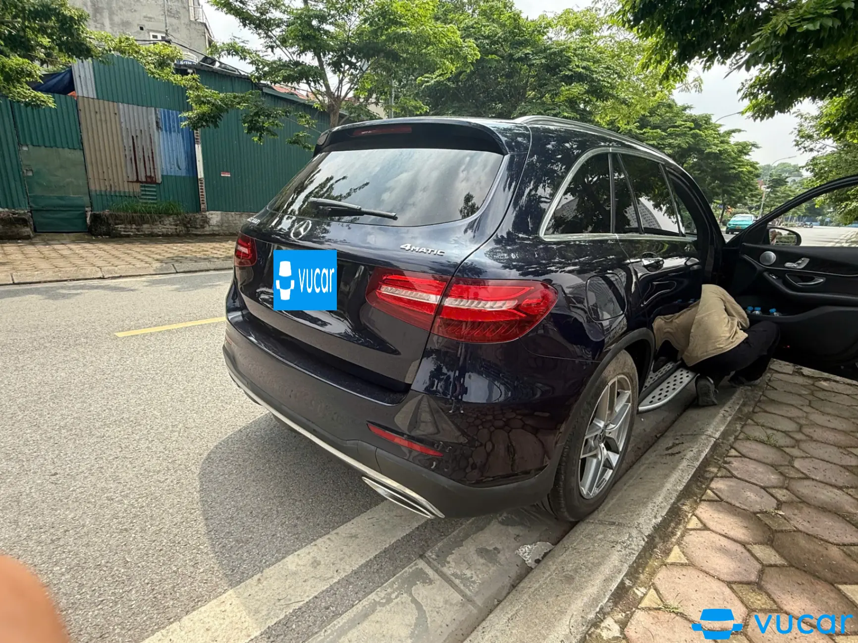 Mercedes Benz GLC300 - Ngoại thất 11