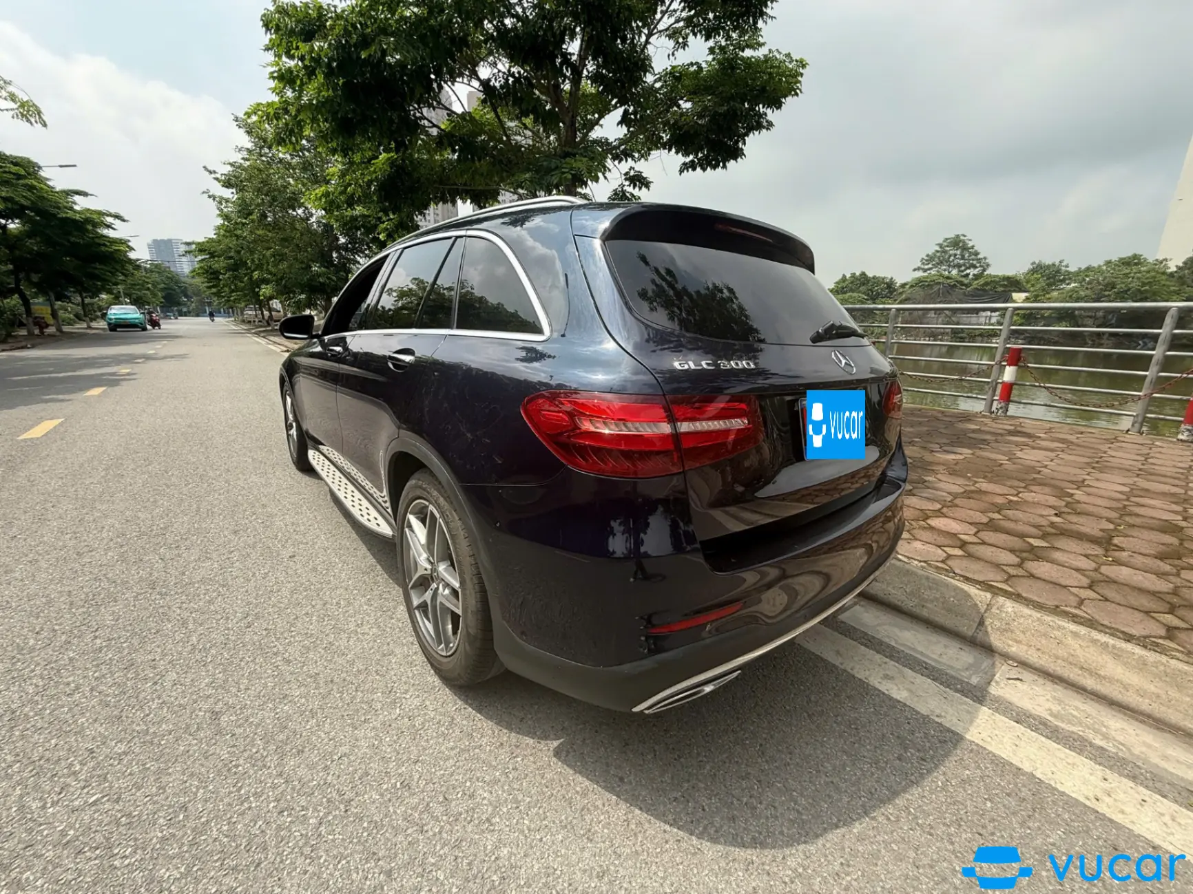 Mercedes Benz GLC300 - Ngoại thất 12