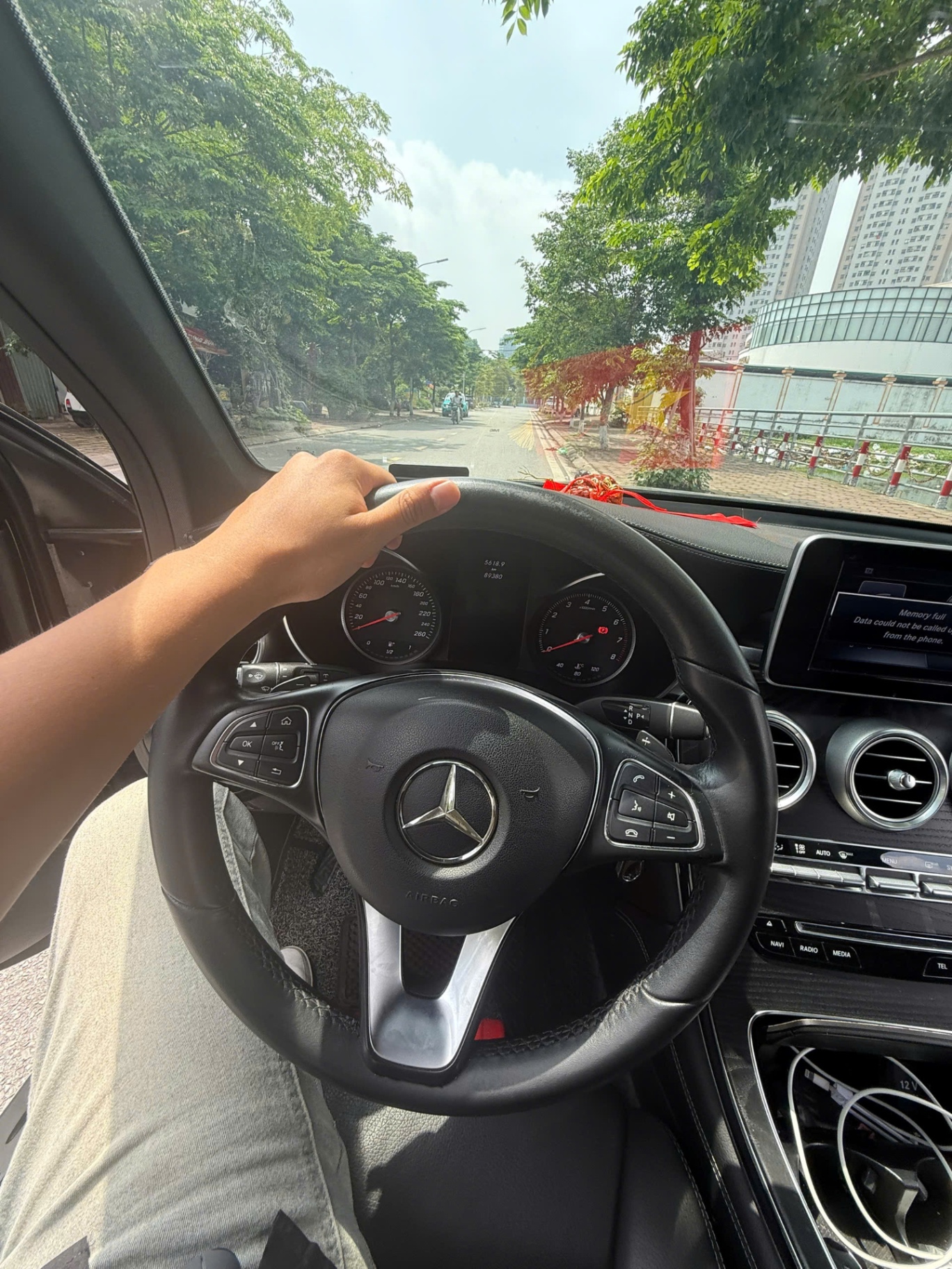 Mercedes Benz GLC300 - Nội thất 2