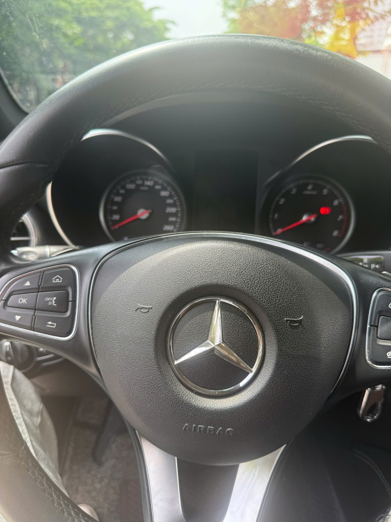 Mercedes Benz GLC300 - Nội thất 6