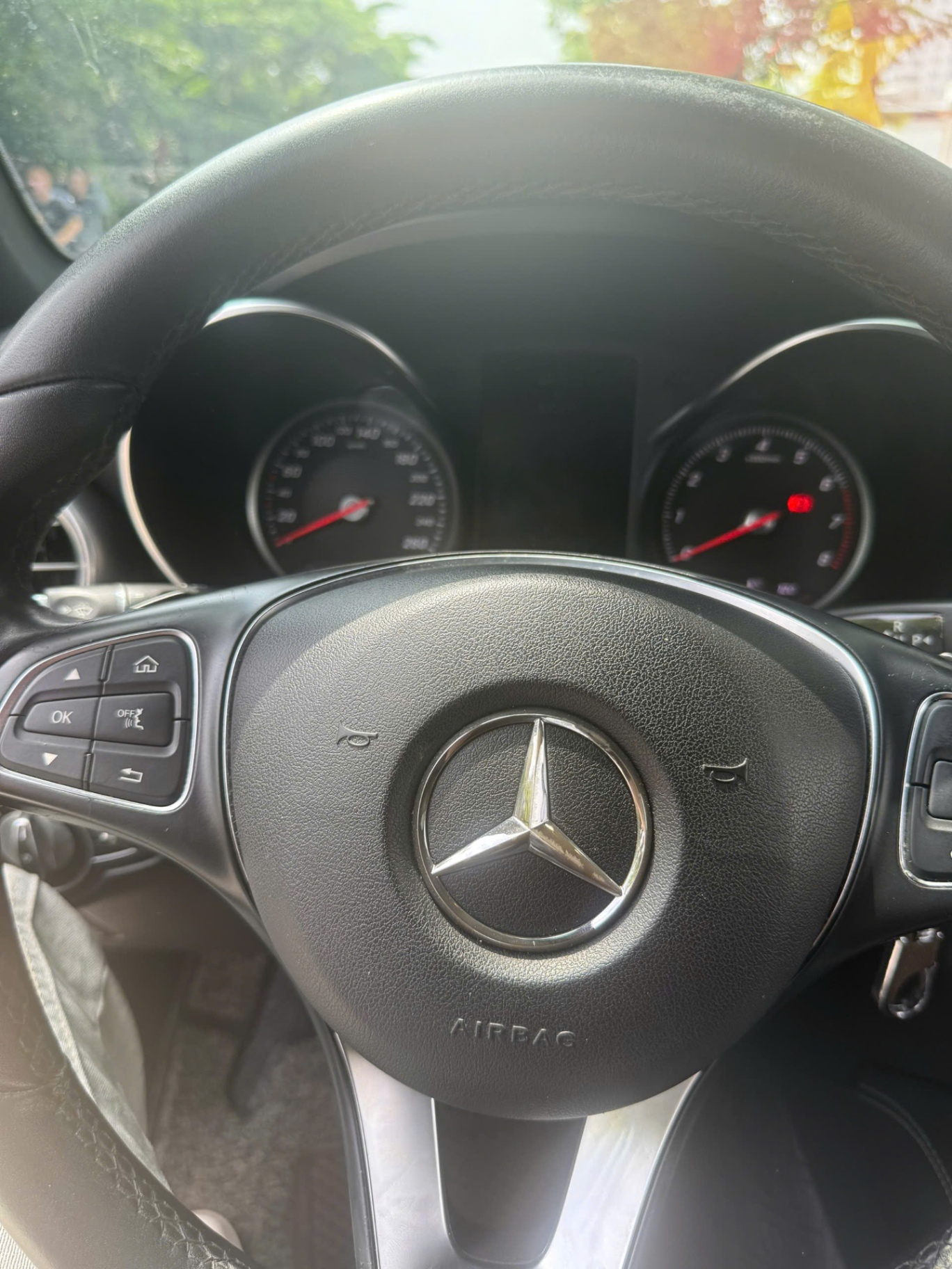 Mercedes Benz GLC300 - Nội thất 8