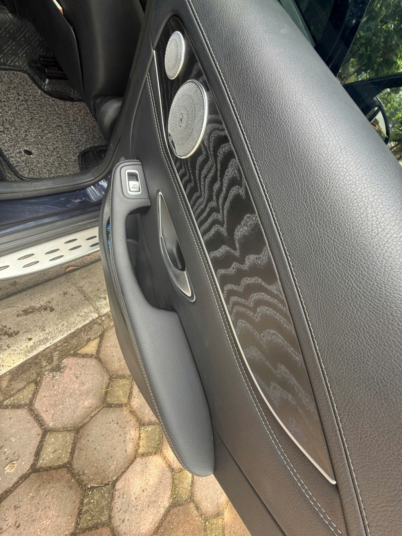 Mercedes Benz GLC300 - Nội thất 10