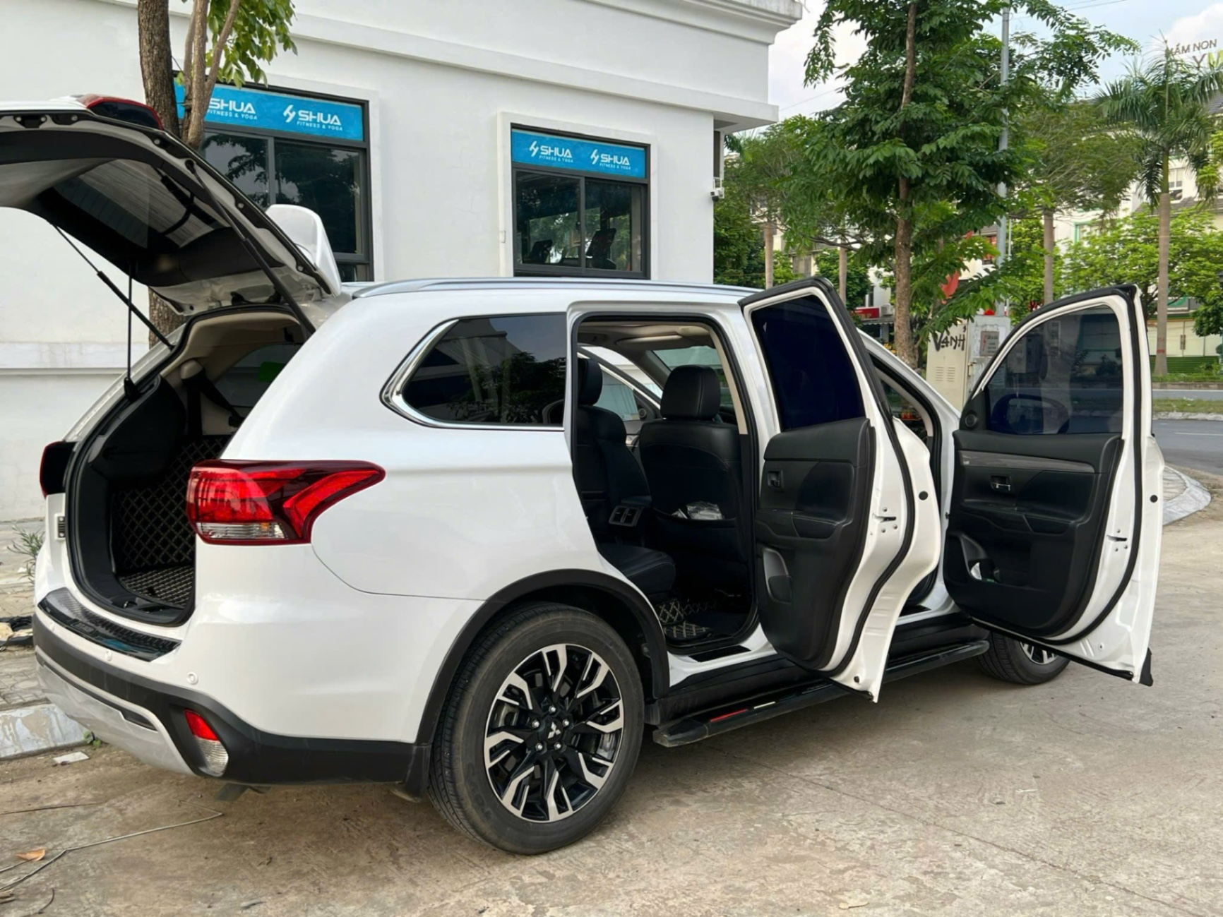 Mitsubishi Outlander Premium 2.0 CVT 2021 - Ngoại thất 5