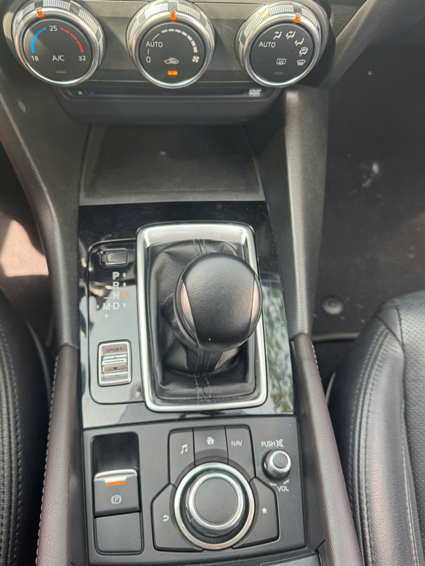 Mazda 3 1.5L Luxury 2019 - Nội thất 6