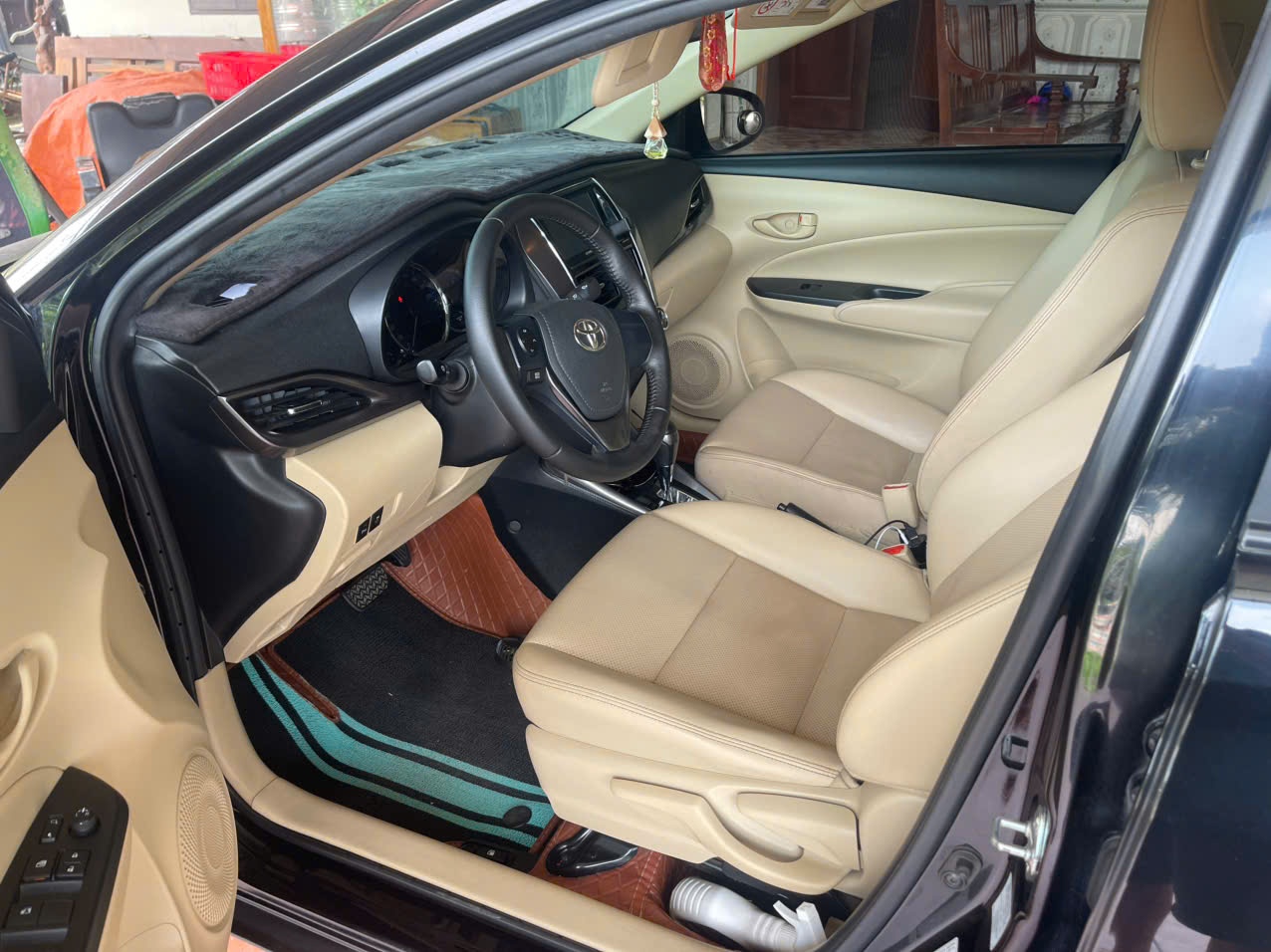 Toyota Vios E CVT 2022 - Nội thất 3