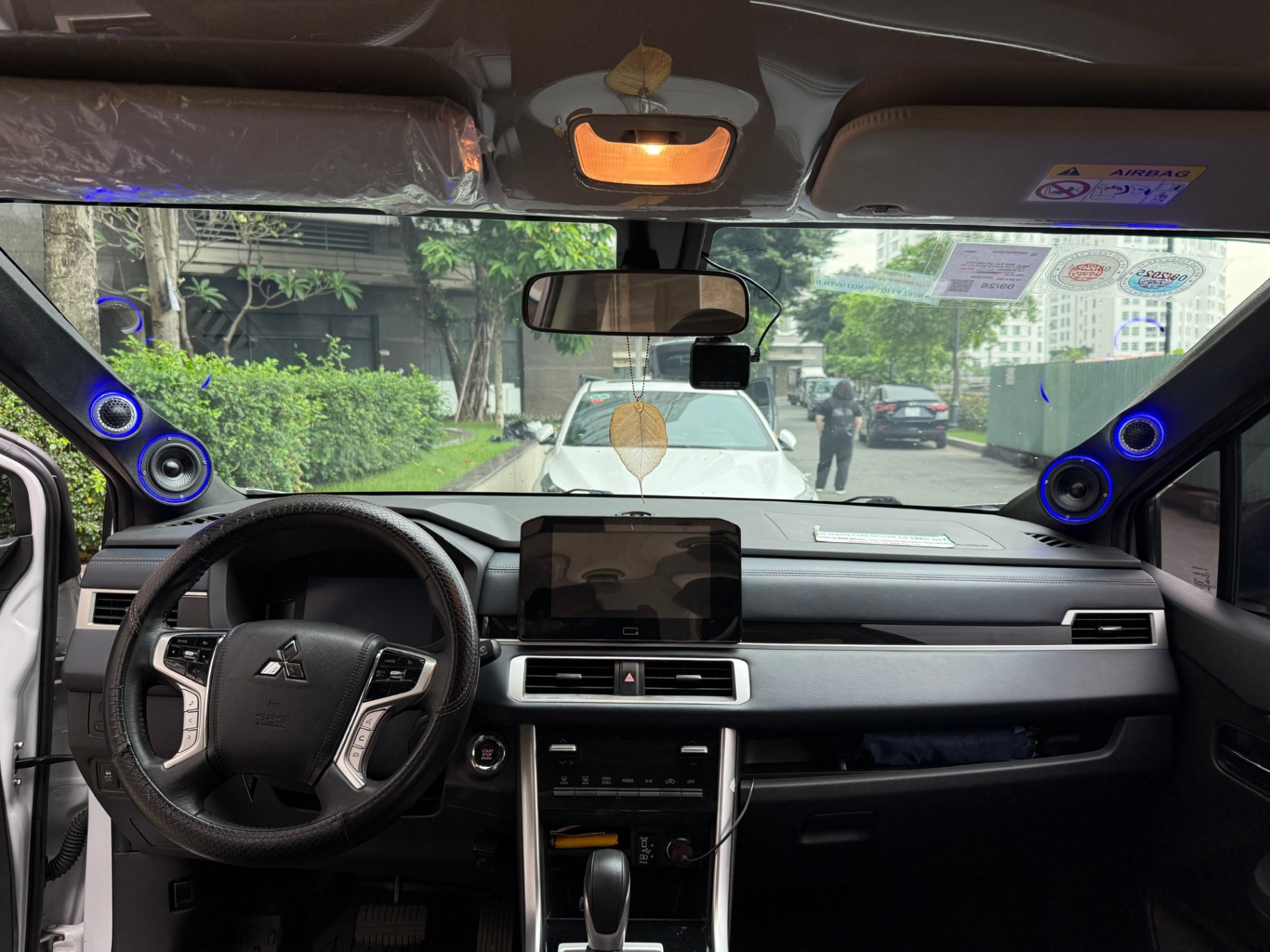 Mitsubishi Xpander Cross 1.5 AT 2023 - Nội thất 4