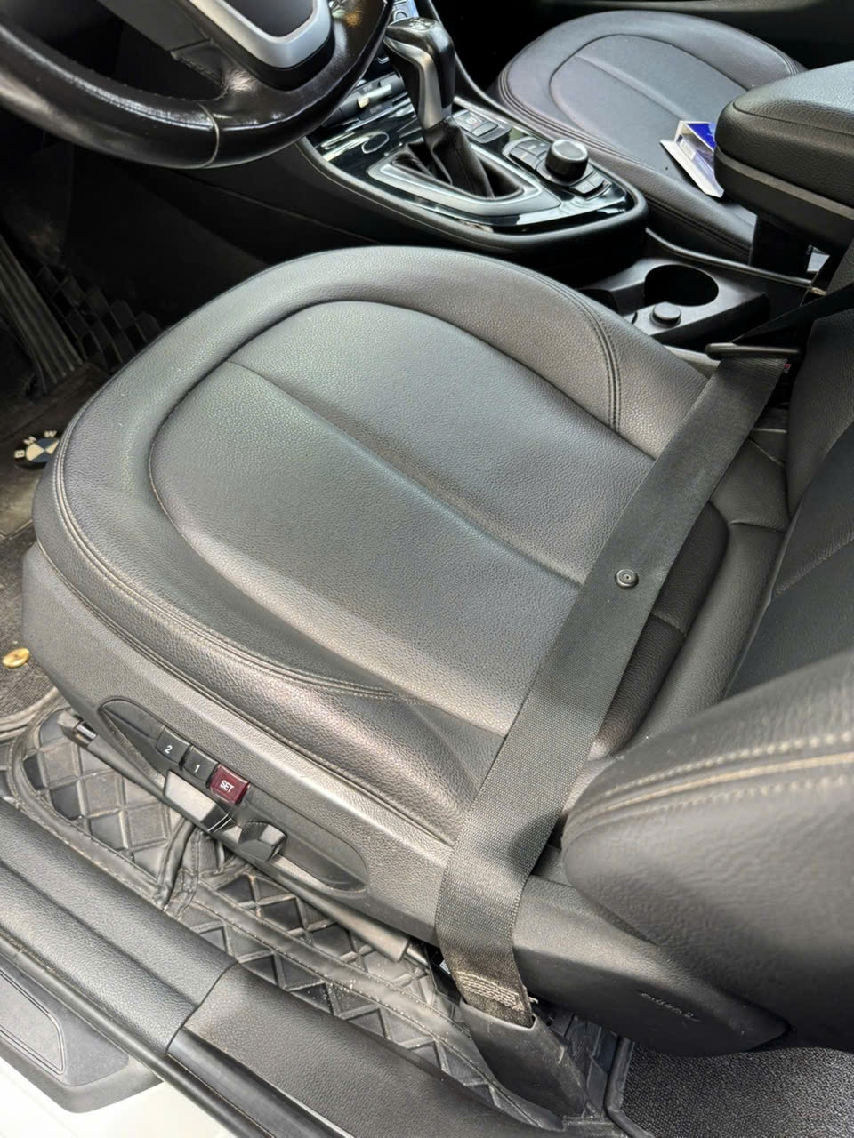 BMW 2 Series 218i Active Tourer 2015 - Nội thất 5