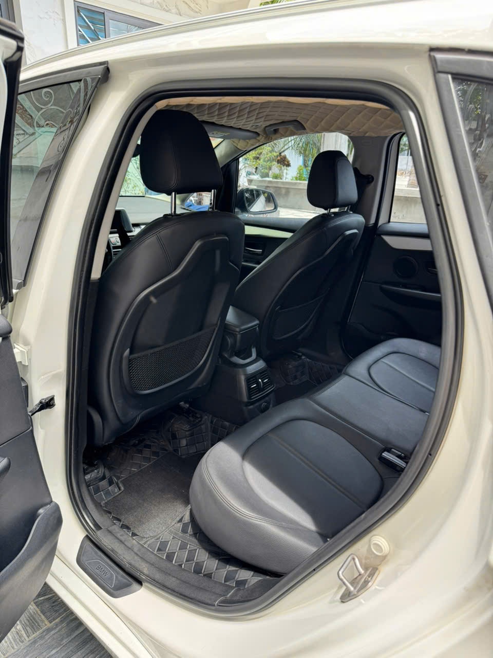 BMW 2 Series 218i Active Tourer 2015 - Nội thất 9