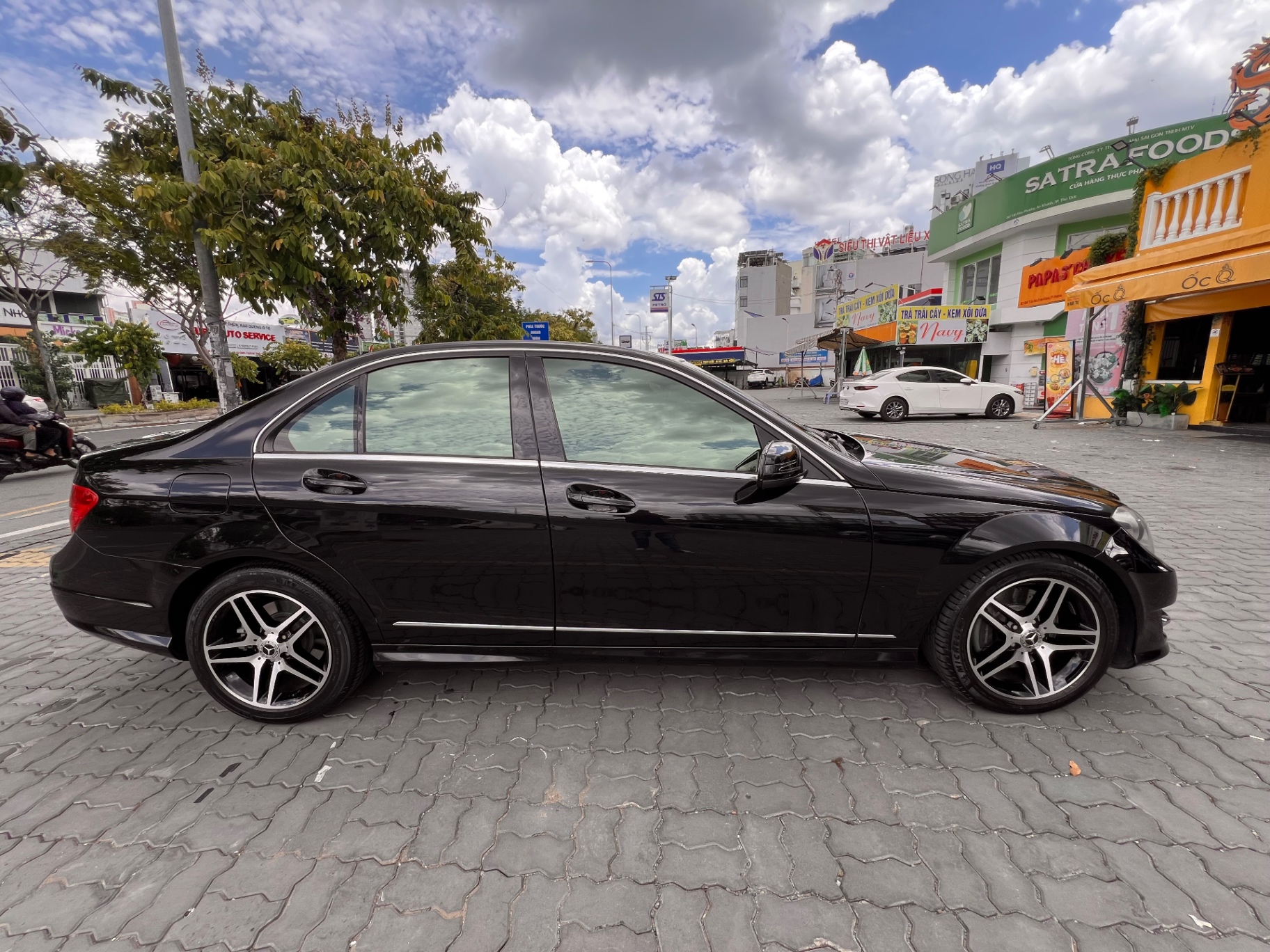 Mercedes C class C300 AMG 2012 - Ngoại thất 5