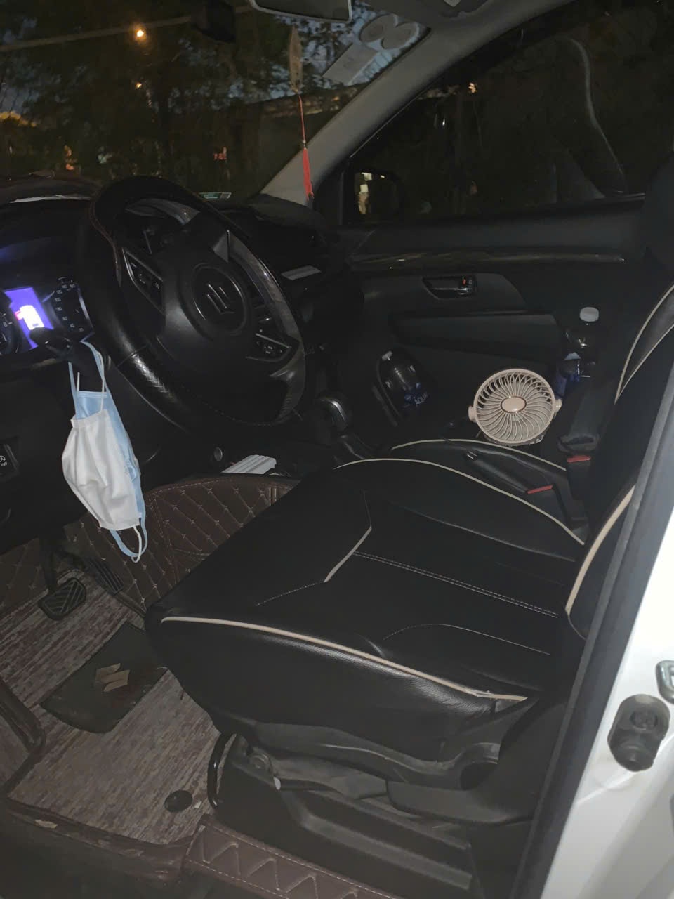 Suzuki Ertiga Hybrid 1.5 AT 2022 - Nội thất 2