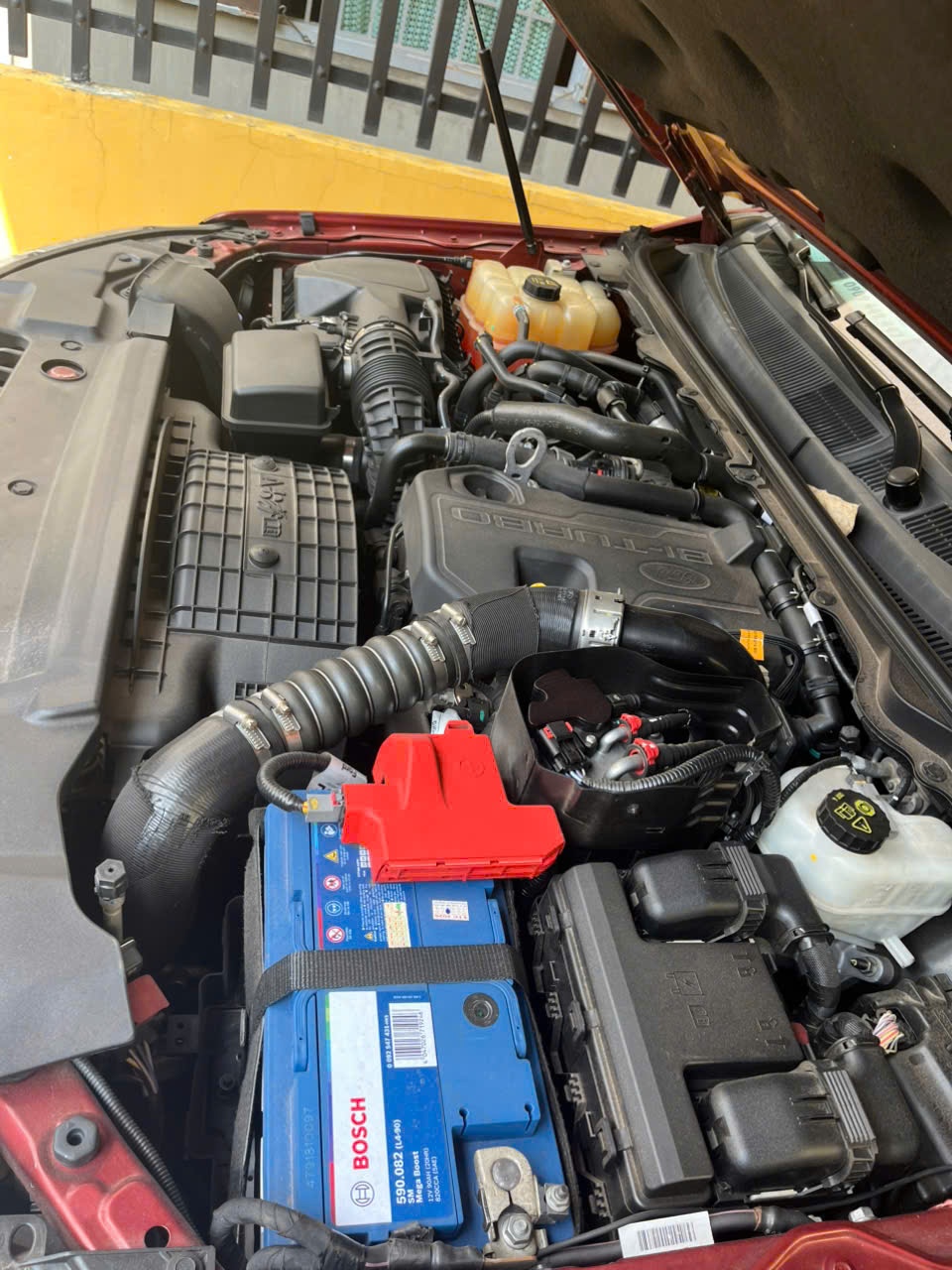 Ford Everest 4x4 Bitubo 2019 - Khoang động cơ 1