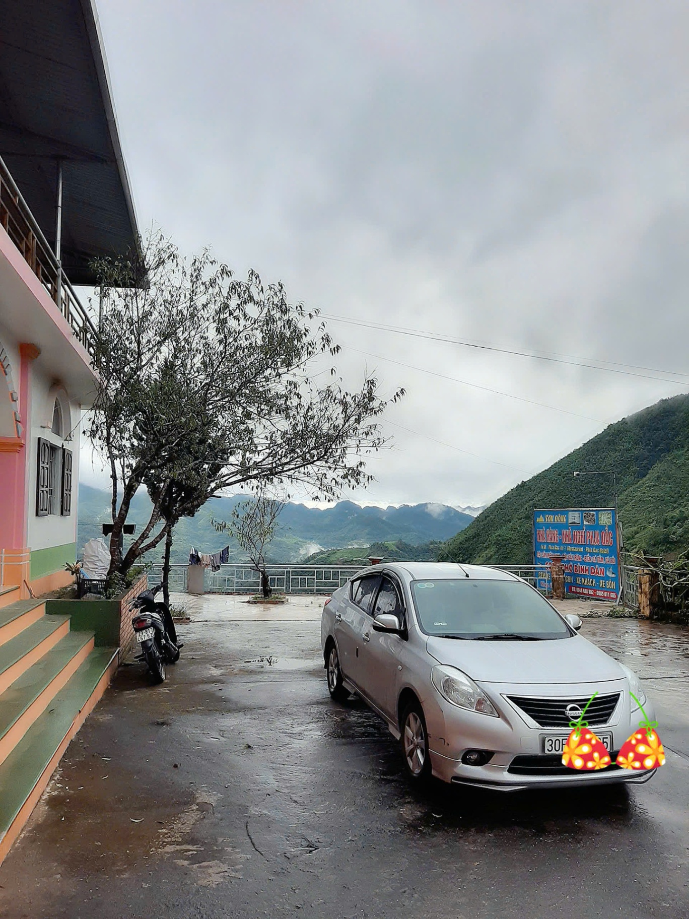 Nissan Sunny XV Premium S 2018 - Ngoại thất 1