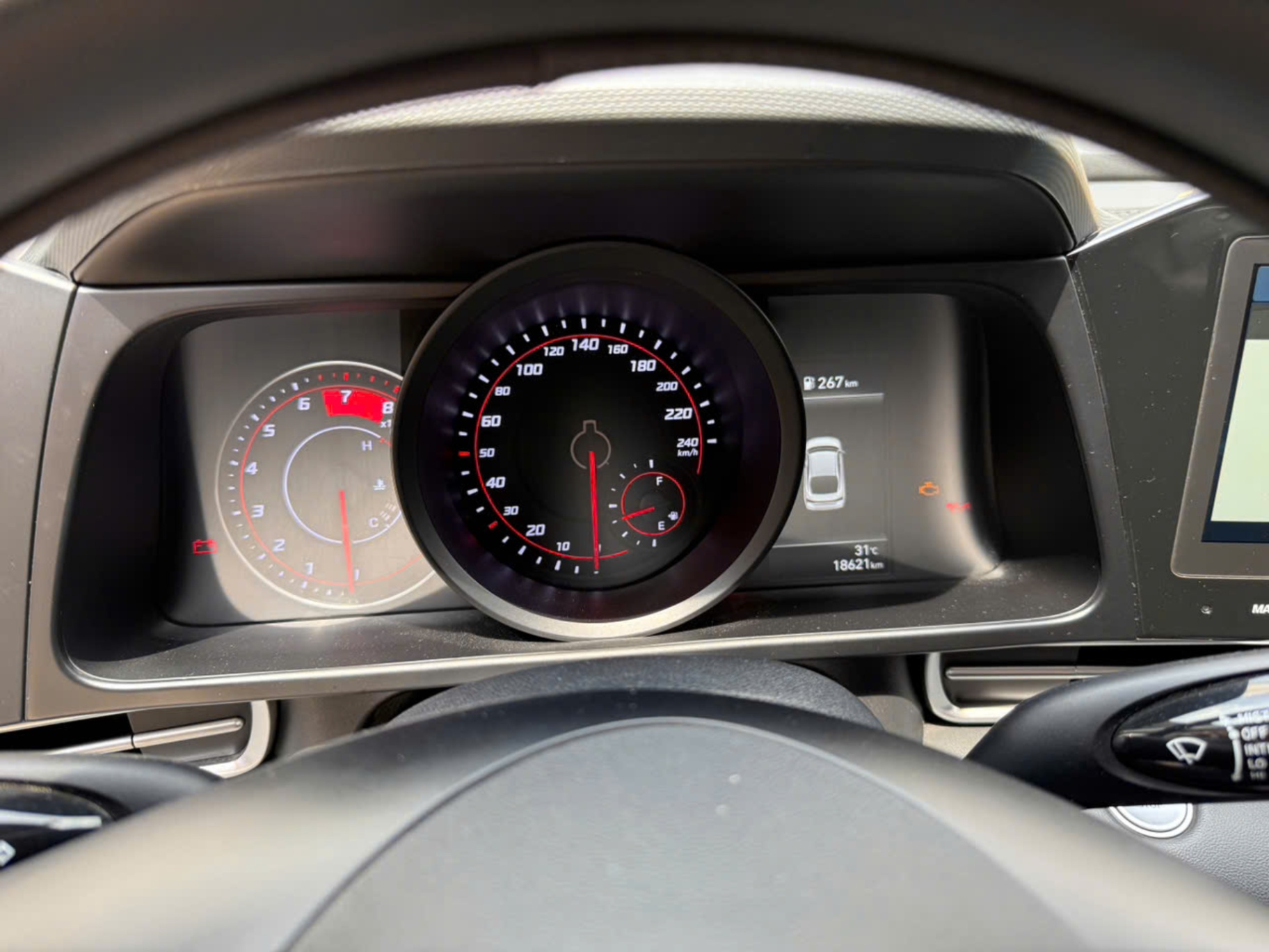 Hyundai Elantra 1.6 AT Tiêu chuẩn 2022 - Nội thất 1