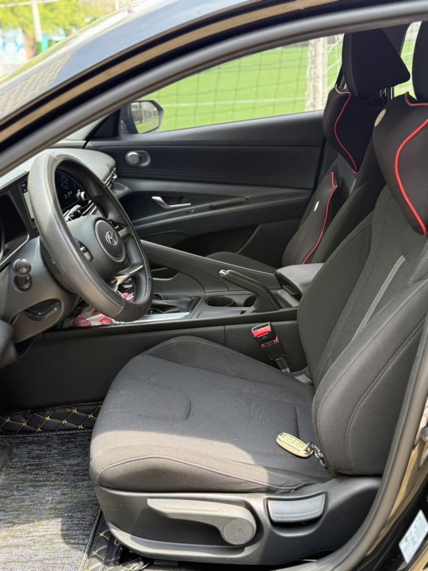 Hyundai Elantra 1.6 AT Tiêu chuẩn 2022 - Nội thất 2
