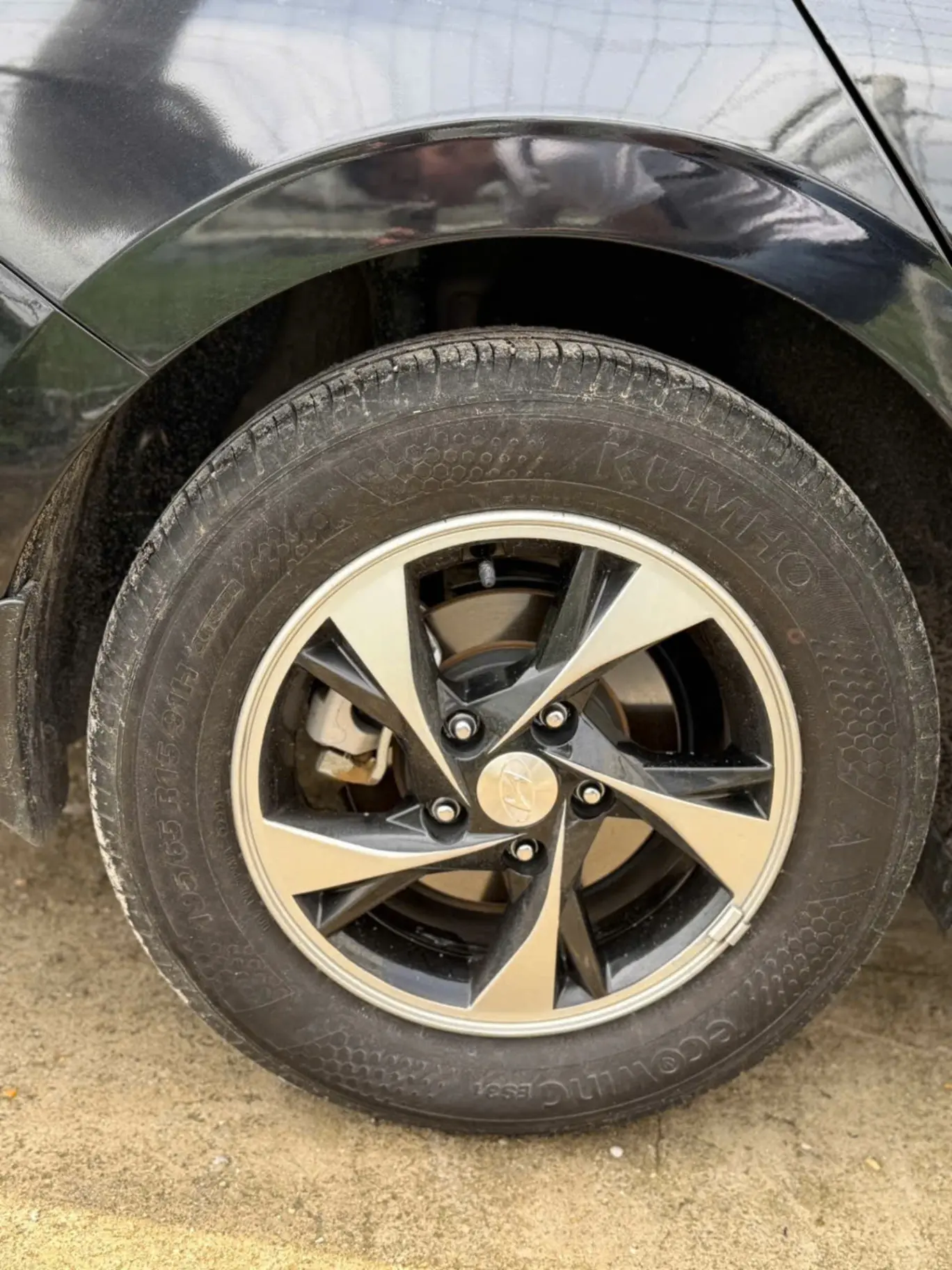 Hyundai Elantra 1.6 AT Tiêu chuẩn 2022 - Ngoại thất 9